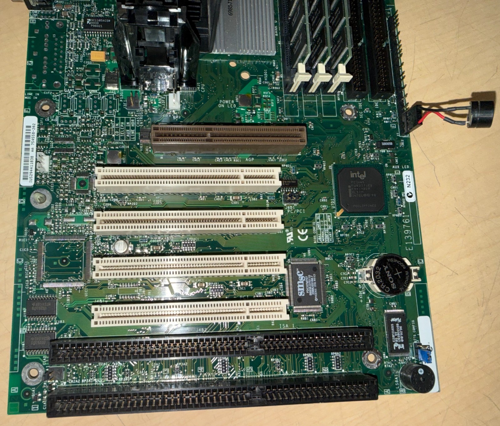 Intel E139761 ATX SE440BX-2 (Seattle 2) Intel Pentium III @ 500MHz 640Mb RAM KL