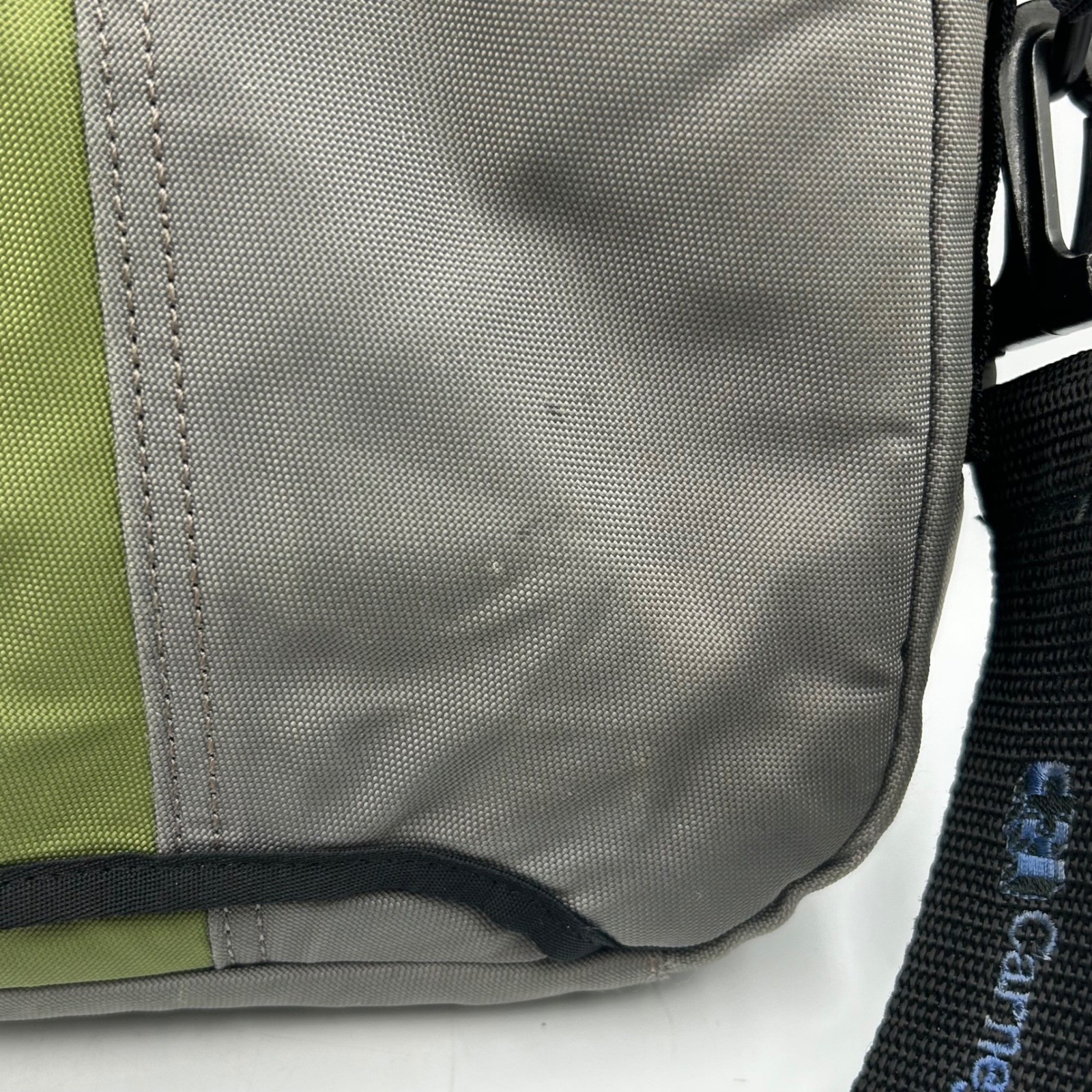 Timbuk2 Messenger Bag Grey Green Small Laptop Briefcase 15 x 11.5 x 2.5 in