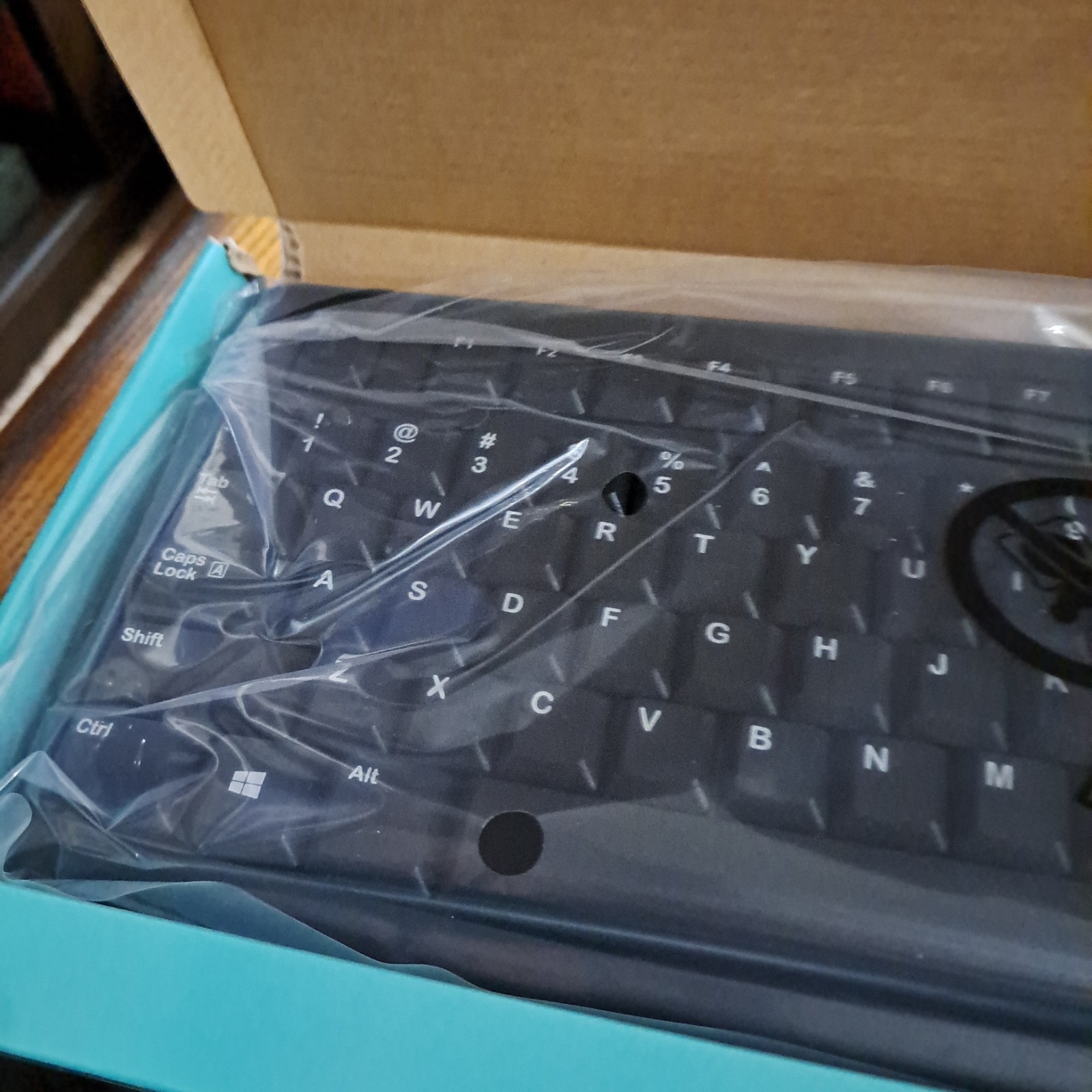 Logitech K120 USB Plug and Play USB Keyboard Laptop Desktop-NEW/in Box.
