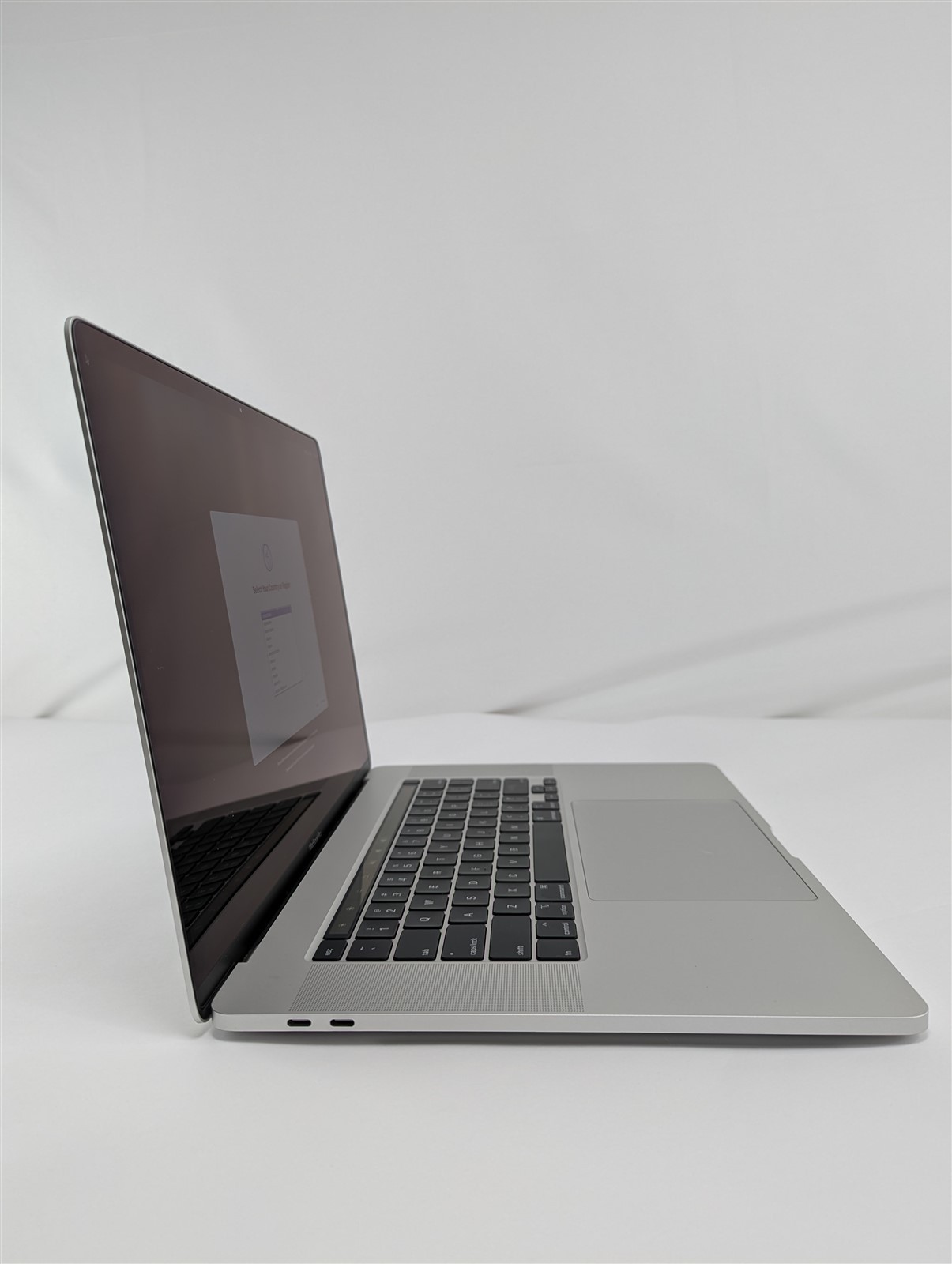 Apple MacBook Pro A2141 2019 16” i7-9750H 2.6GHz 16GB 500GB SSD Radeon 5500M