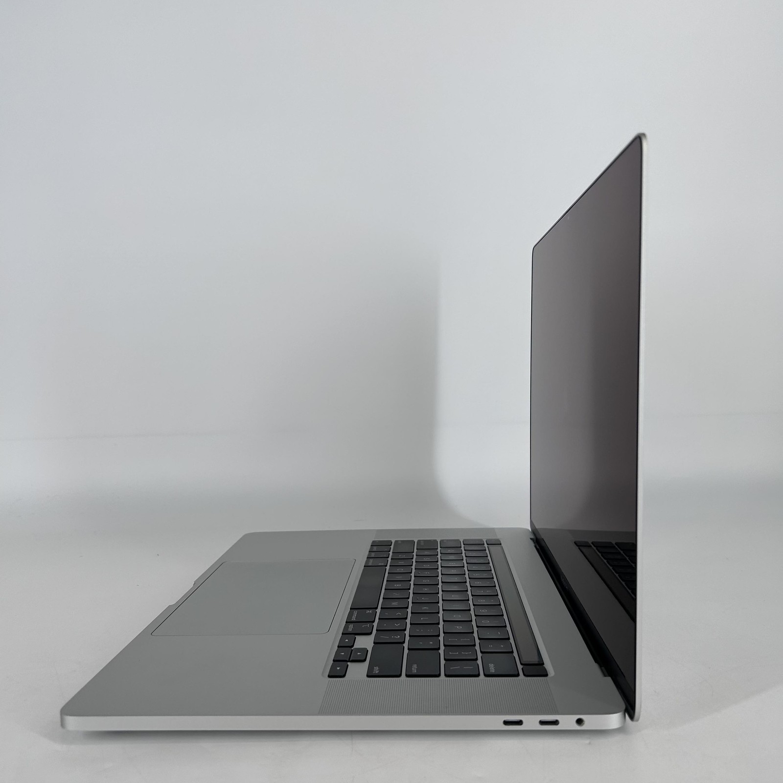 MacBook Pro 16 Touch Bar Silver 2019 2.3GHz i9 32GB 1TB SSD AMD Radeon Pro 5500M