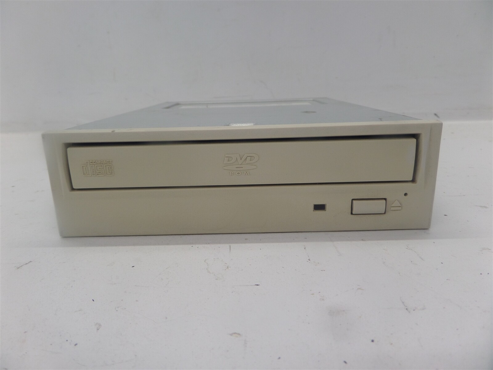 Vintage Toshiba SD-M1712 5.25″ DVD-ROM Drive