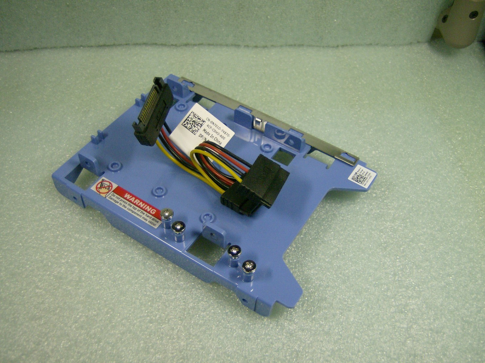 Dell R494D Dual 2.5″ HD/SSD Caddy/Adapter w/N701D SATA power splitter cable
