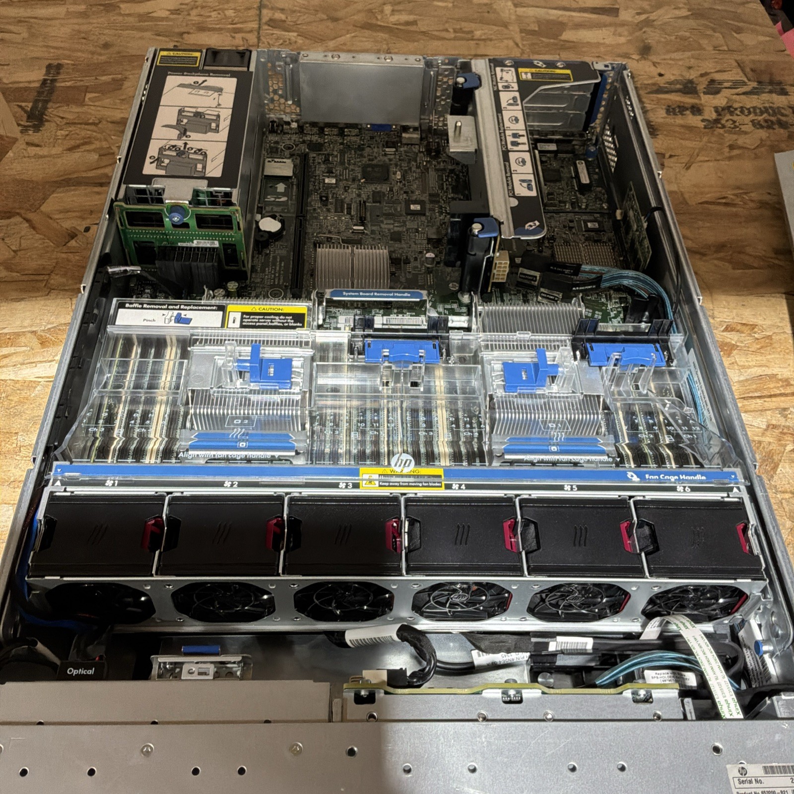 HP Proliant DL380p G8 2x E5-2640 v2 2.5ghz 20-Cores / 48gb 5x 600GB HD C307