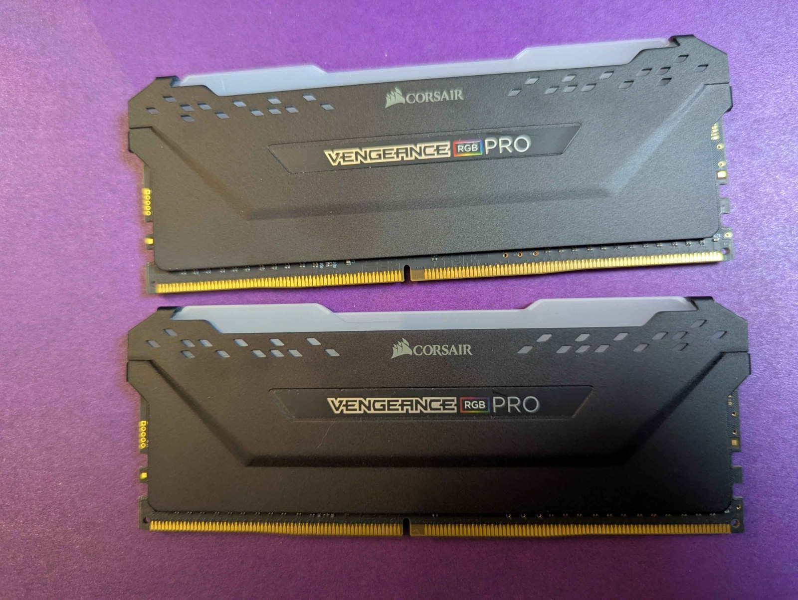 Corsair Vengeance RGB Pro 16GB (2 x 8GB) PC4-24000 (DDR4-3000) Memory [USED]