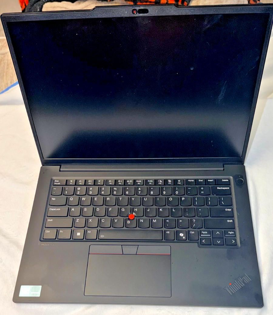 Lenovo ThinkPad P14s Gen 5 Ultra 7 96GB 2TB RTX 500 Ada + 135W Charger
