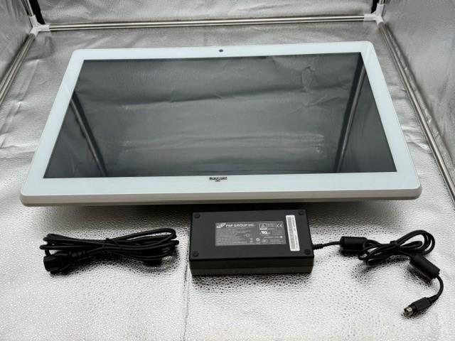 Tangent Medix E24B: 24in AIO i5-6300U/8GB/WiFi/5MP CAM/Touch