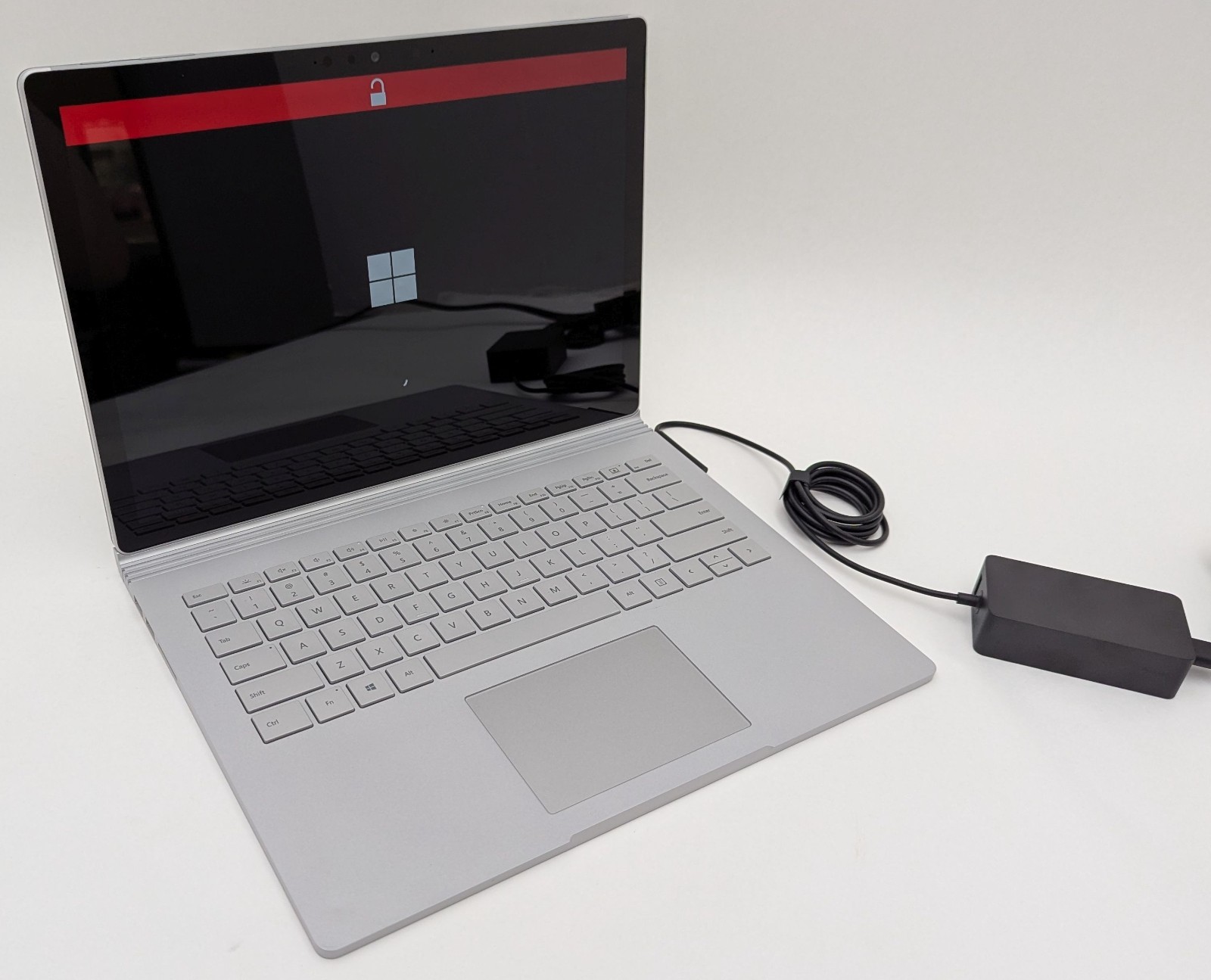Microsoft Surface Book 3 13.5″ i5-1035G7 1.20GHz 8GB RAM 256GB NVMe Windows 11