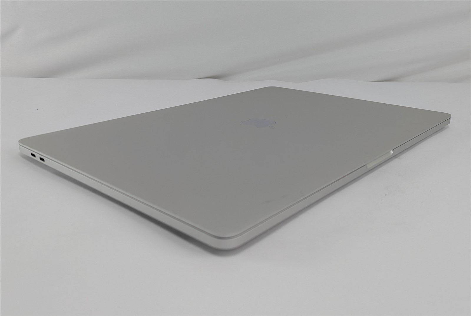 Apple MacBook Pro A2141 2019 16” i7-9750H 2.6GHz 16GB 500GB SSD Radeon 5500M