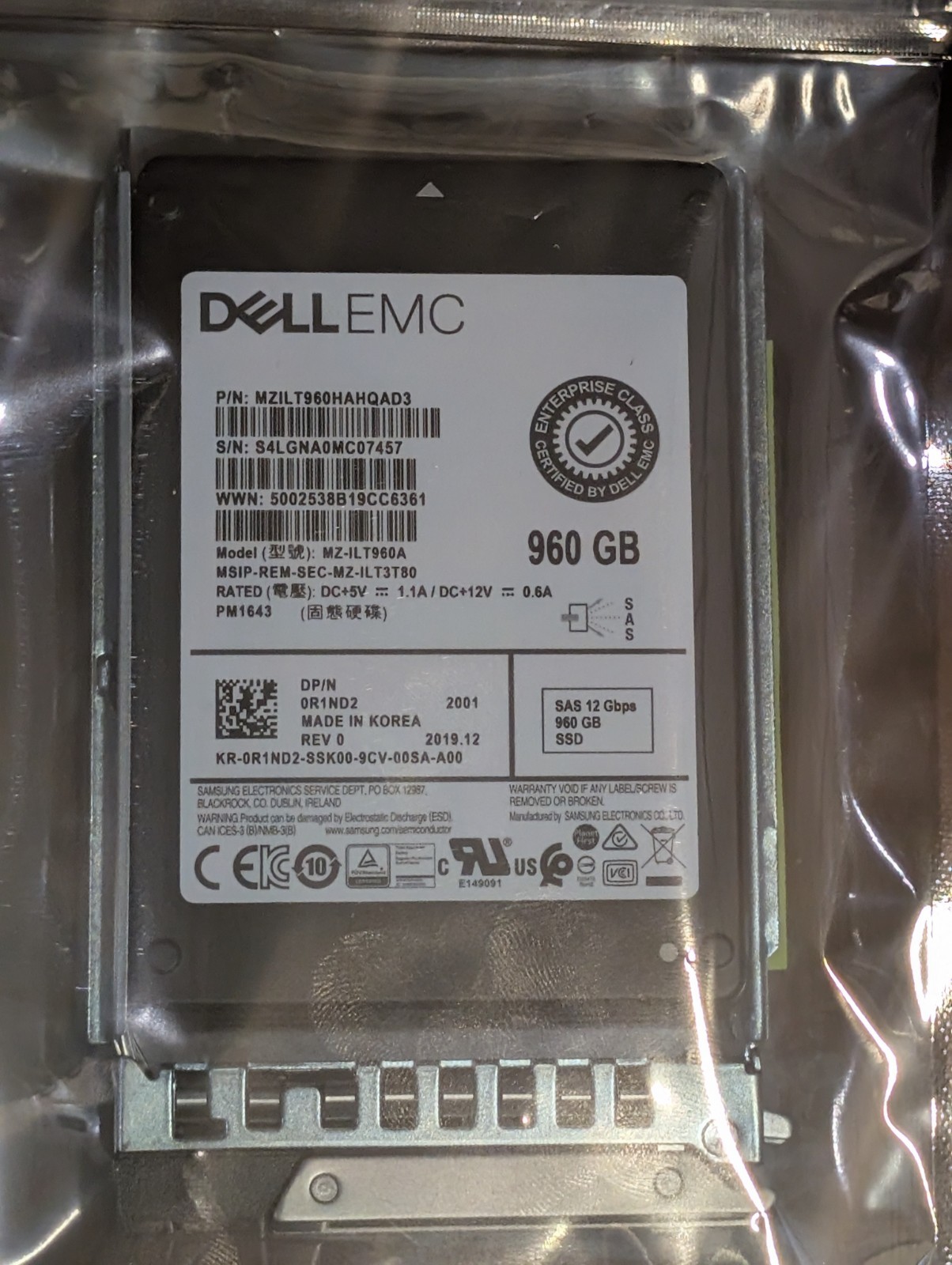 DMF2C Dell EMC 960GB SAS 12Gb/s Read Intensive 2.5in SSD 0DMF2C MZ-ILT960A