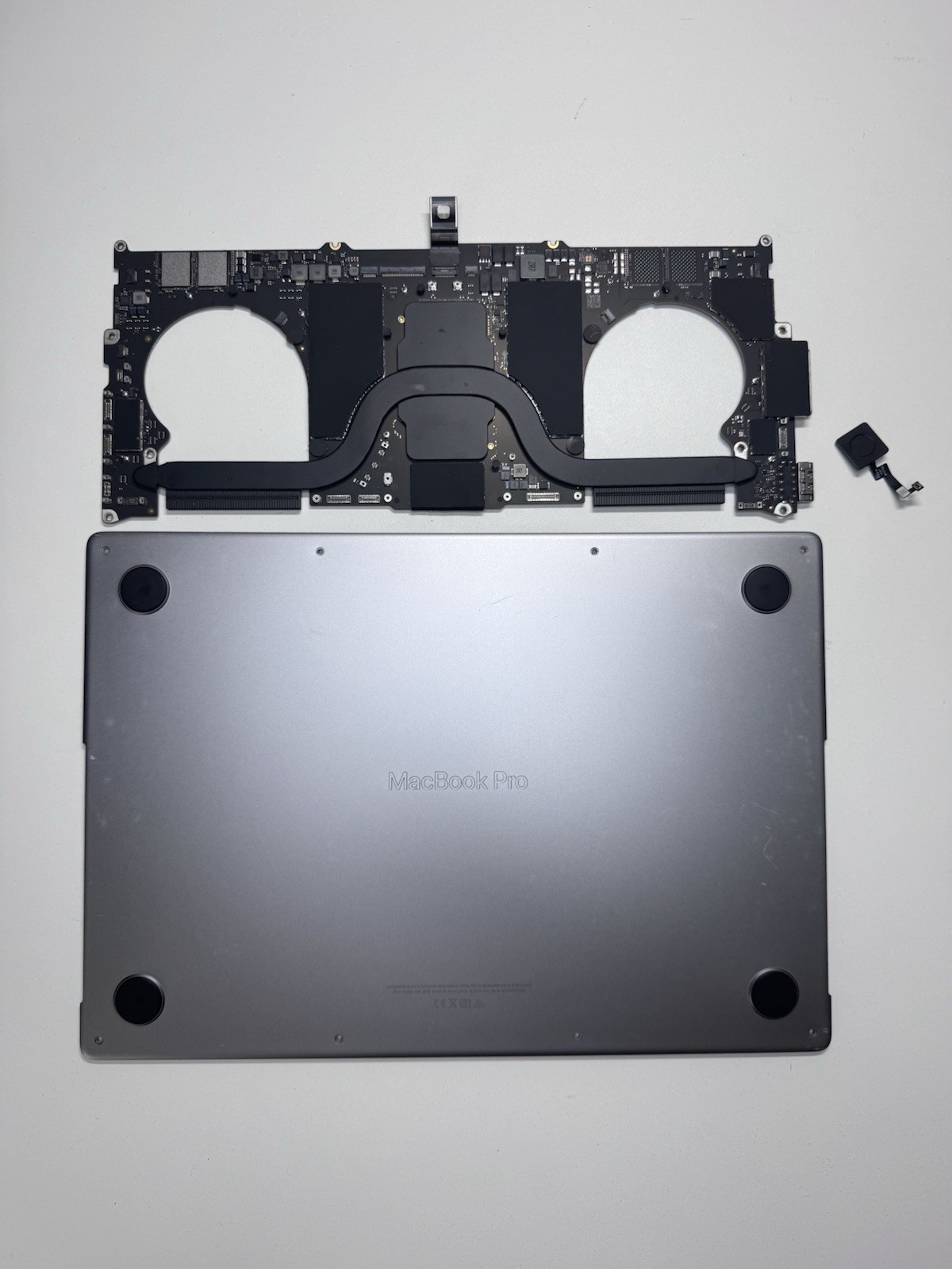 Apple MacBook Pro 14″ A2442 2021 M1 Pro 10 Core 16GB 1TB Logic Board w/ Touch ID
