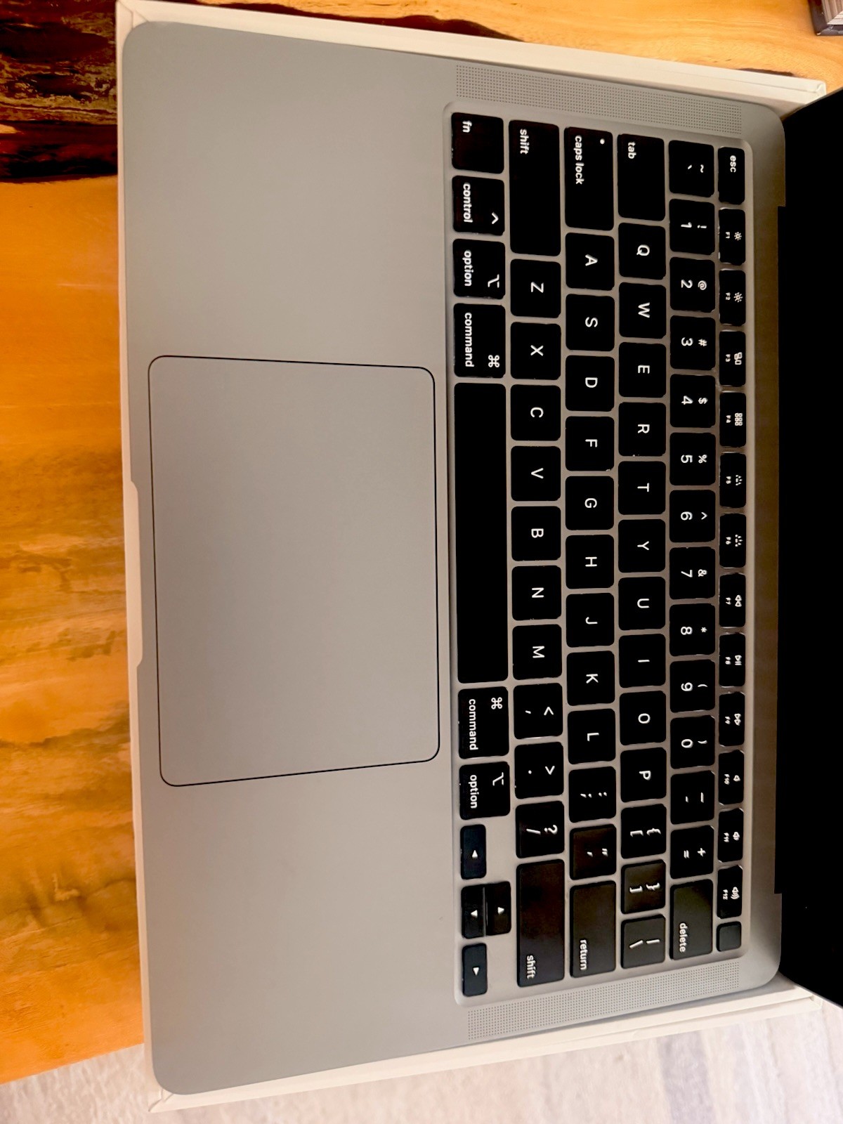 Apple MacBook Air 2020-13 Inch M1 Chip Retina Display 256GB Silver 8GB RAM