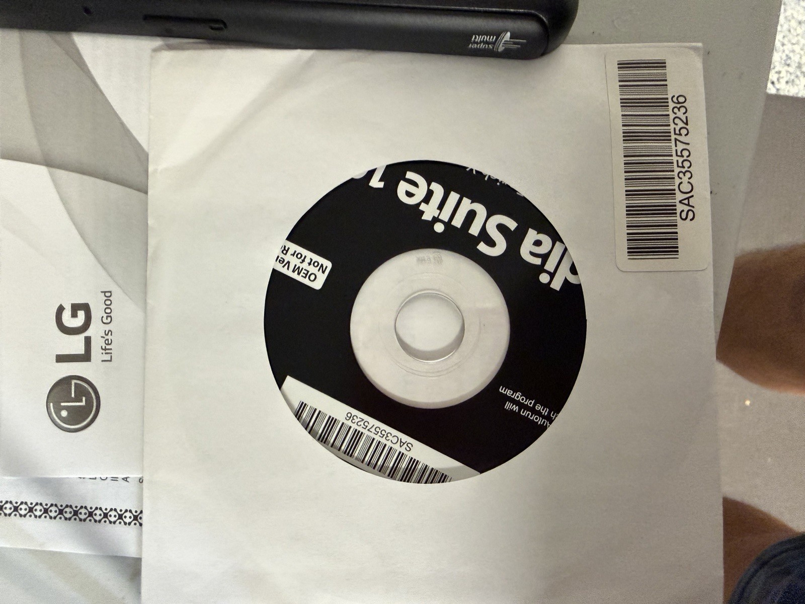 LG DVD Writer Ultra Slim Portable SP80NB80 External Drive MAC/WINDOWS