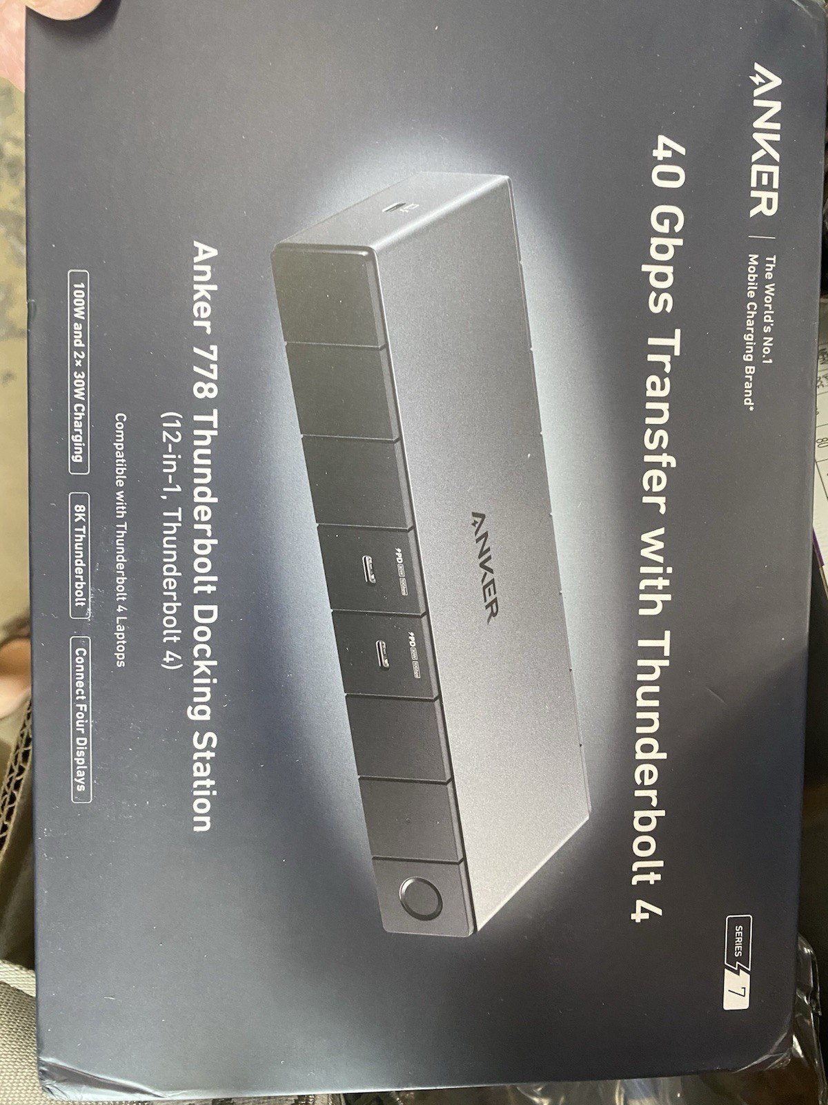 Anker 778 Thunderbolt Docking Station: 12 In 1 Thunderbolt 4 Gray