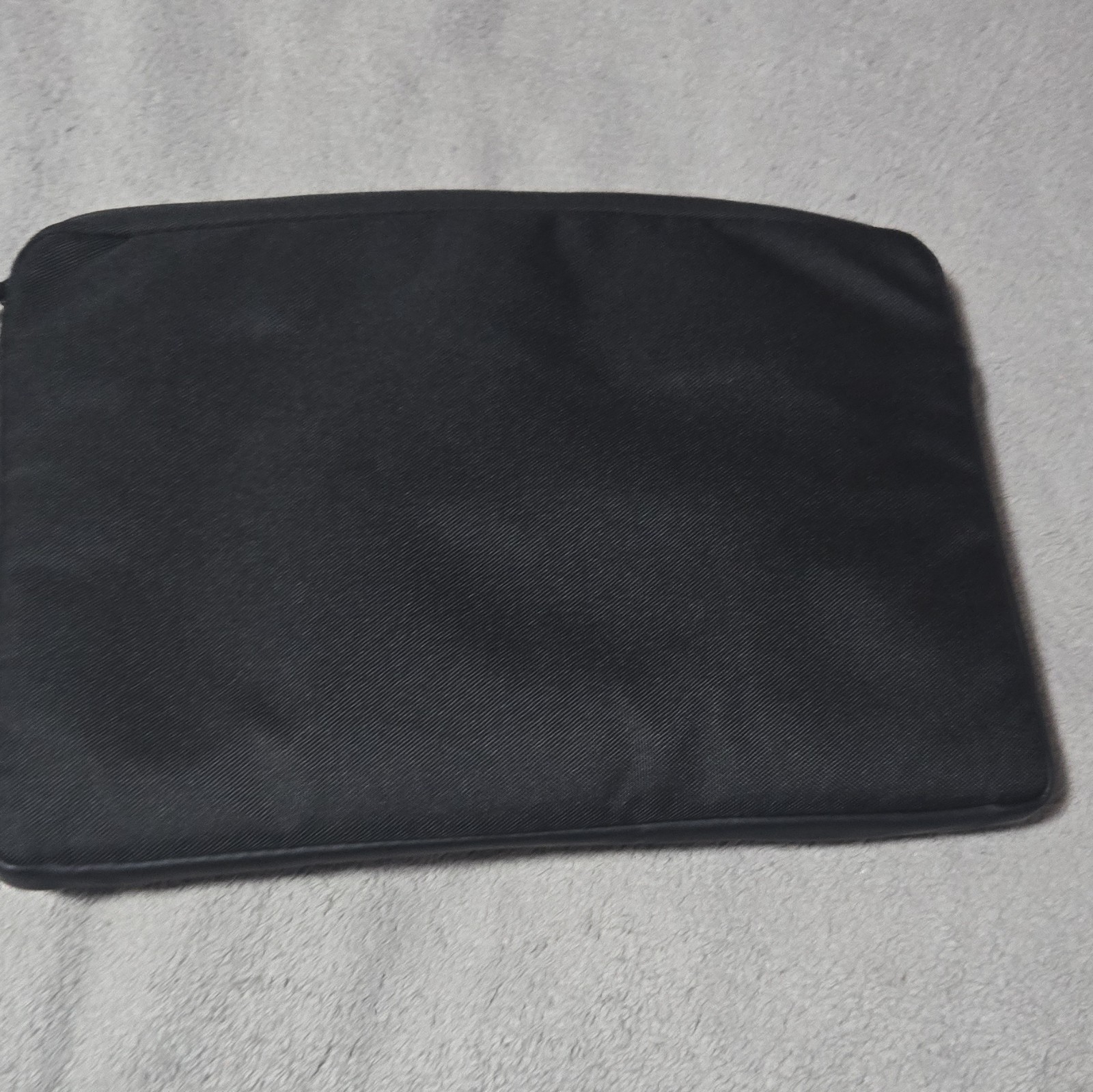 Incipio Black Solid Nylon Padded Laptop Sleeve Case Zipper Closure