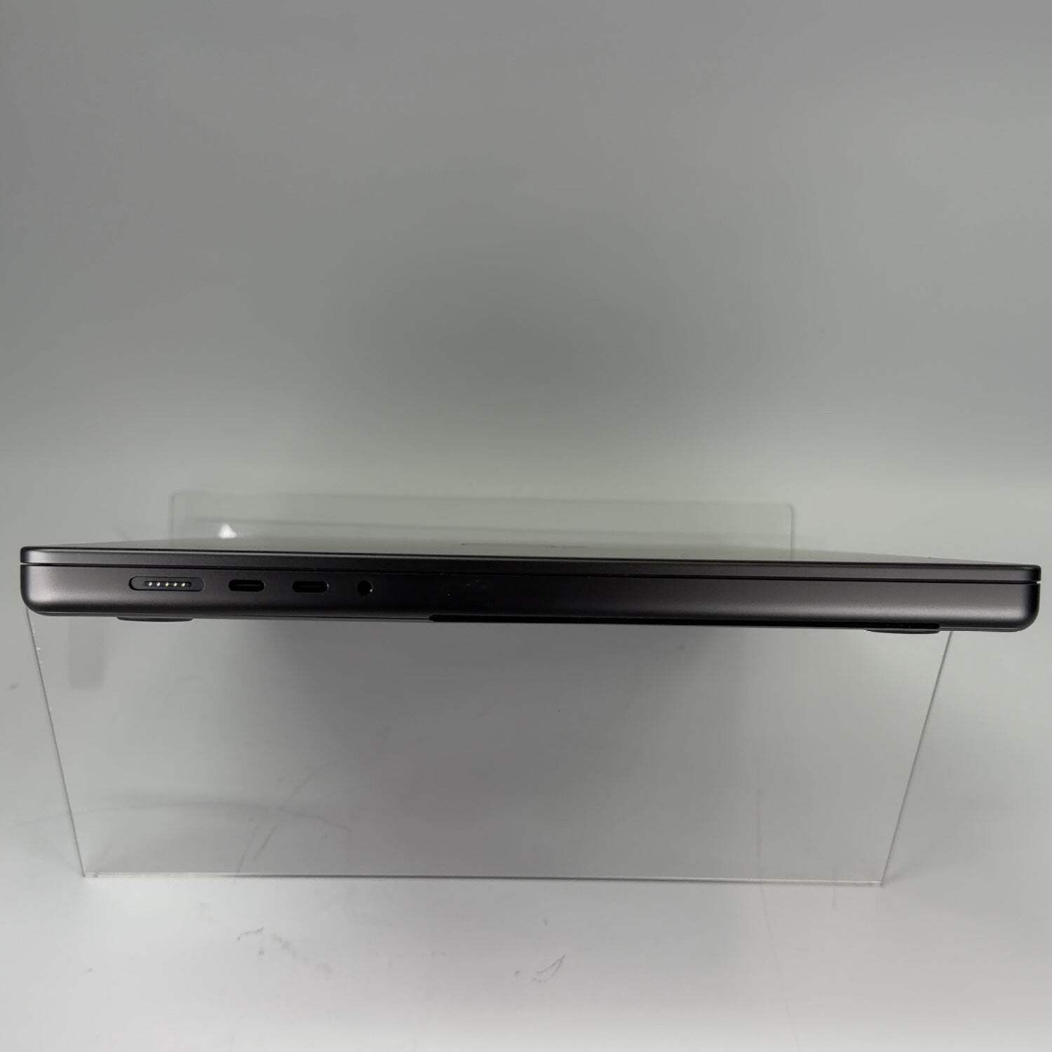 2026 Apple MacBook Pro 16″ M5 Pro 20C GPU 4.6GHz 24GB RAM 1TB SSD
