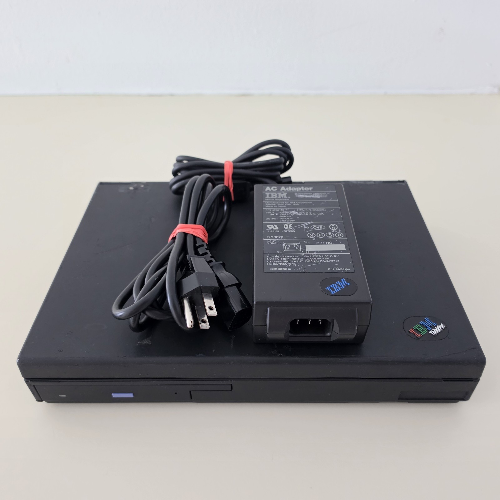 RARE Vintage 12.1″ IBM ThinkPad 760E Laptop – Intel Pentium 72MB RAM 1.33GB HDD