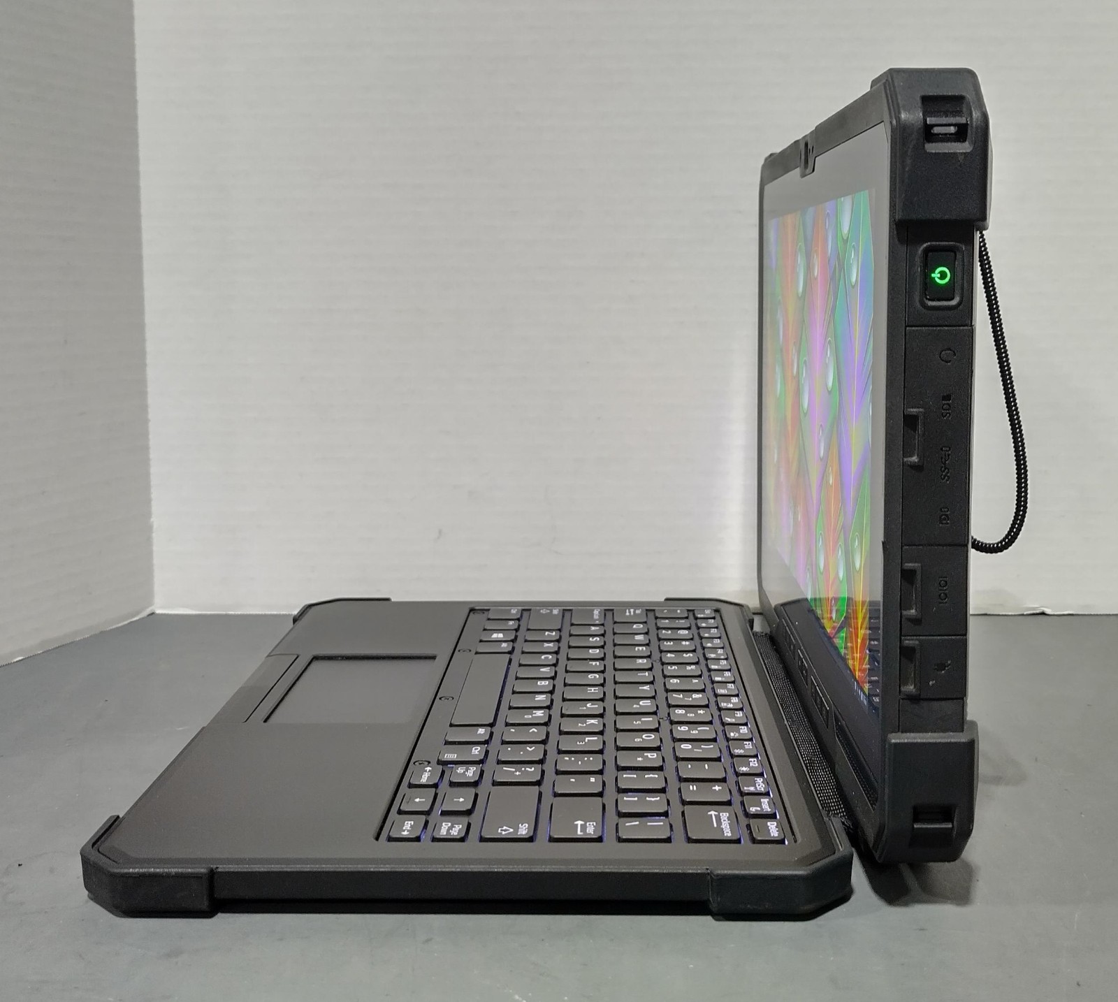 Dell Latitude Rugged Extreme 7220 w/OEM Keyboard i7-8665U 16GB 512GB No OS
