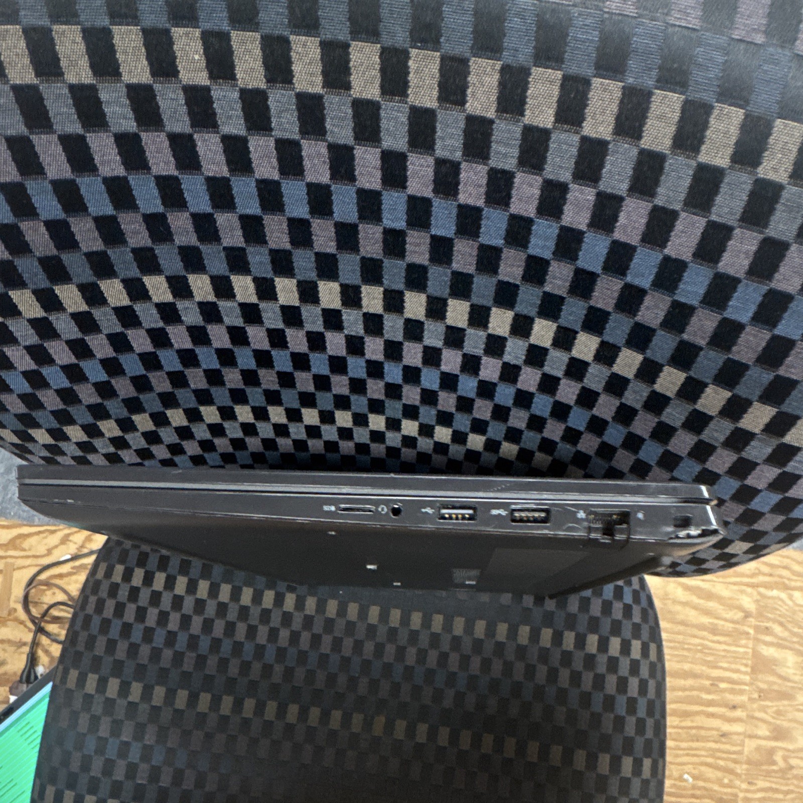 Dell Latitude 3520 15.6″ i7-1165G7 16GB 256GB NVMe MX450 Win 11 Pro