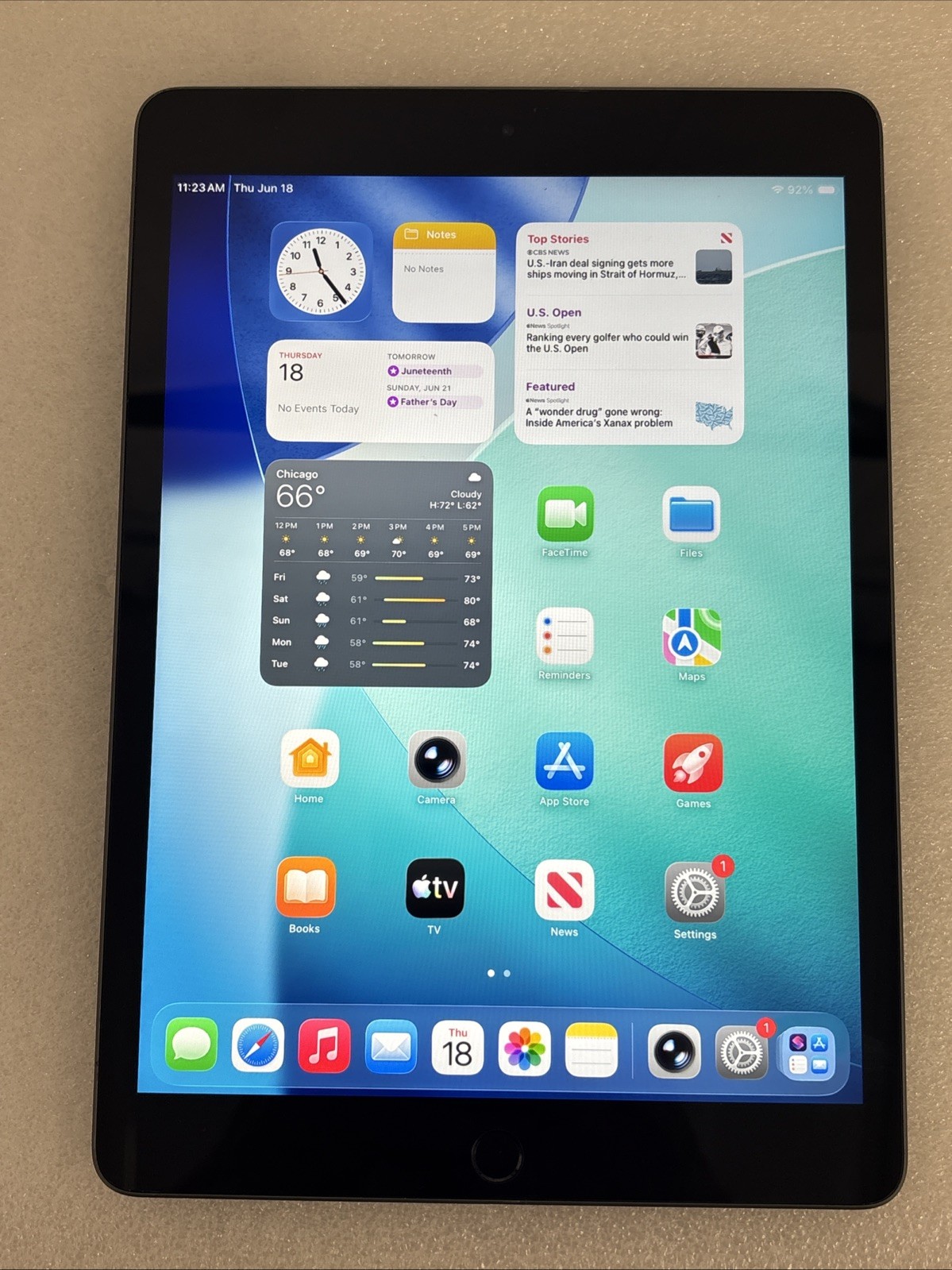 Apple iPad (9th Generation) A2602 256 GB, Wi-Fi, 10.2 in – Space Gray *Read*