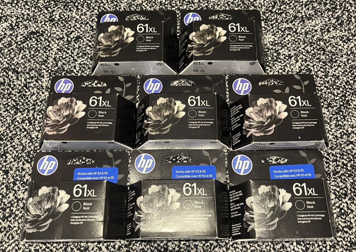 Lot of 8 Genuine HP Ink Cartridge 61XL Black CH563WN Date: August 2027 & 2028