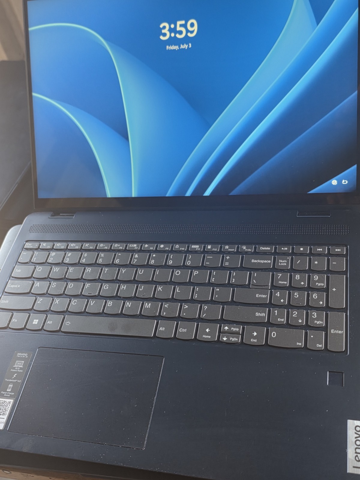 Lenovo IdeaPad Flex 5 2n1 16IRU8 16″ (512GB SSD, Intel Core i7 13th Gen., Nice