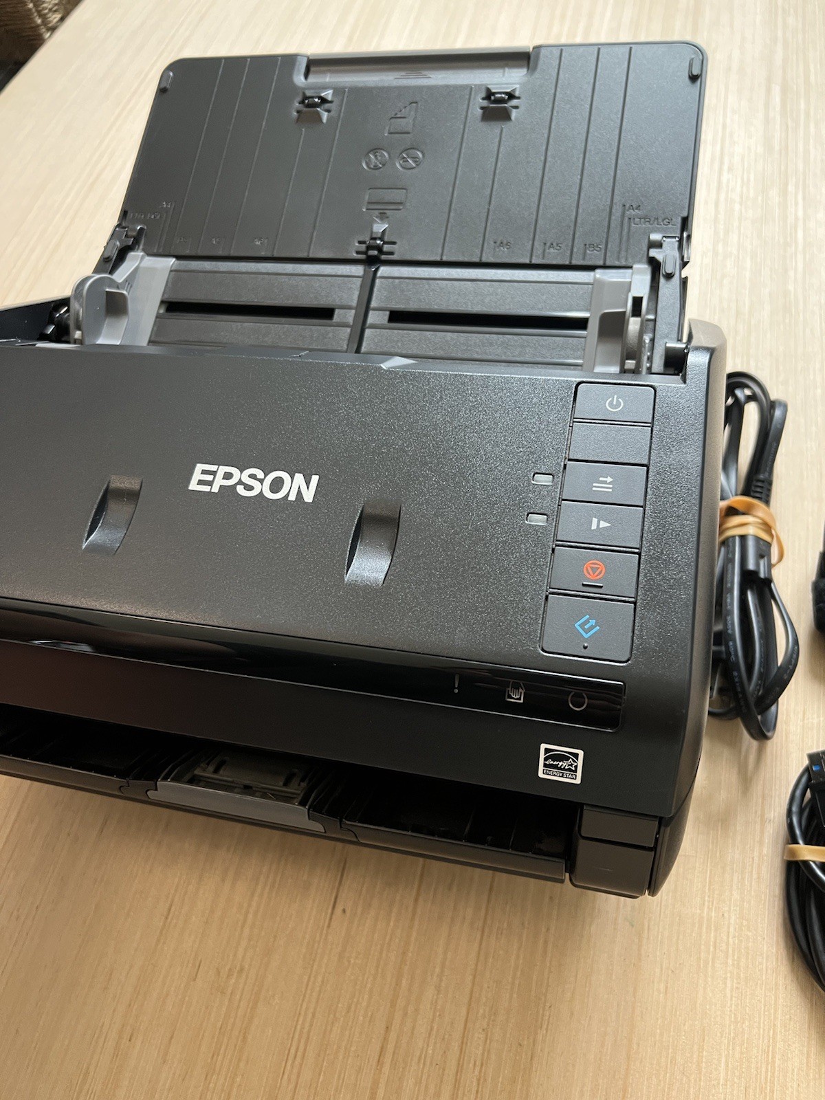 Epson WorkForce ES 400 J381A Duplex Color Document Scanner W/ Adapter & USBRead