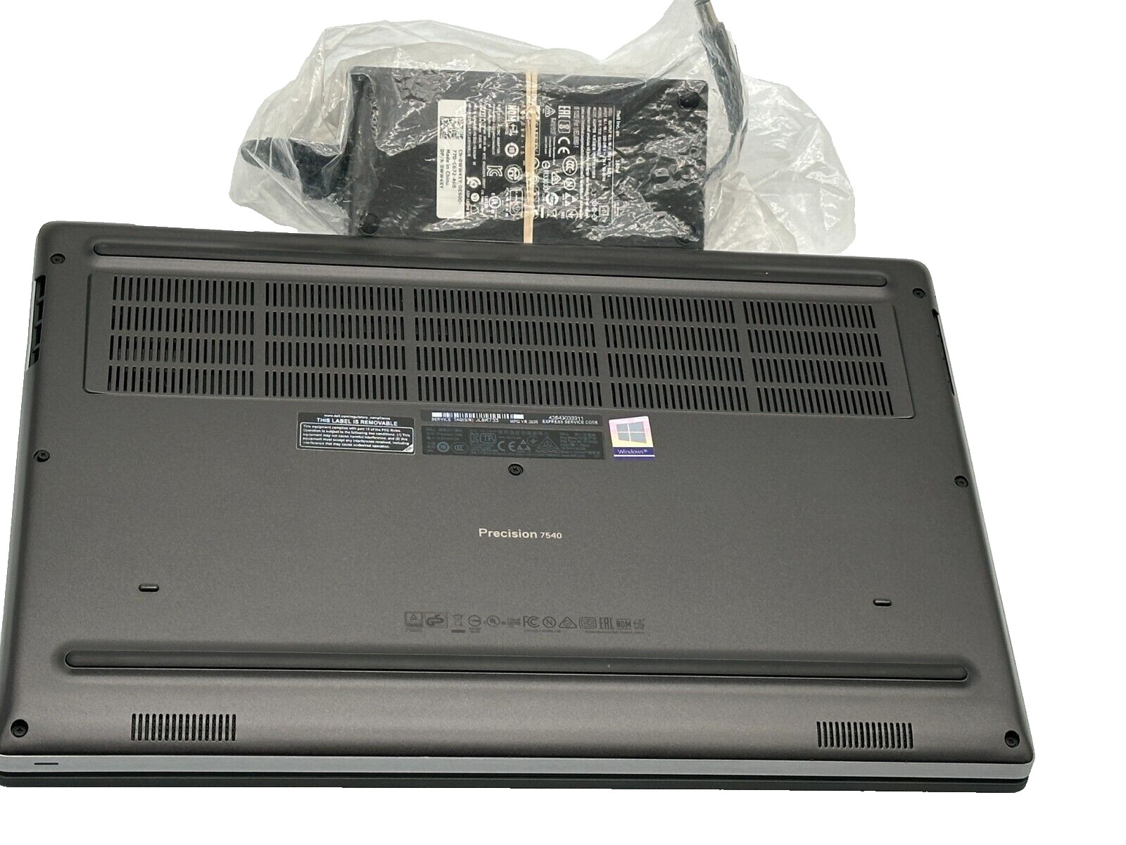 Dell Precision 7540 15.6″ Laptop i7-9850H 32GB 512GB SSD Quadro T1000 Win 11Pro