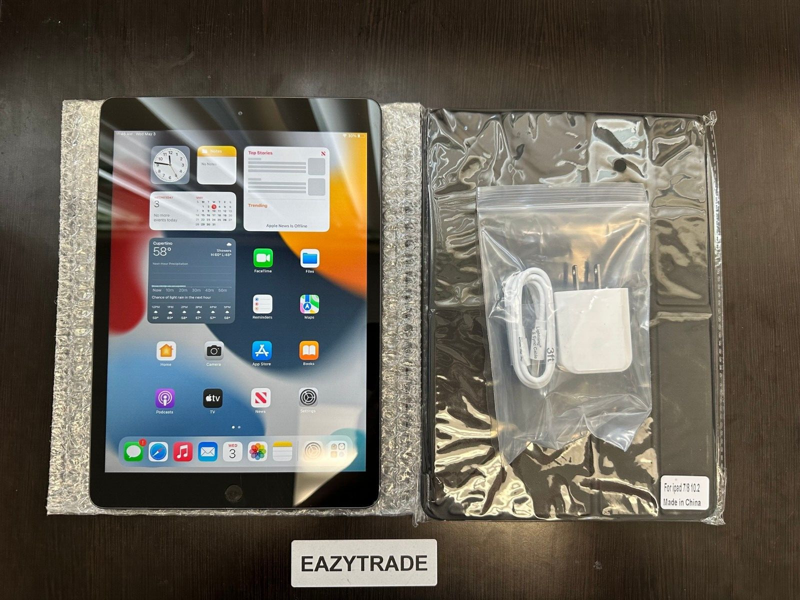 Apple iPad 7th Gen. 32GB, Wi-Fi, 10.2 in – Space Gray – Bundle – Daily Deal