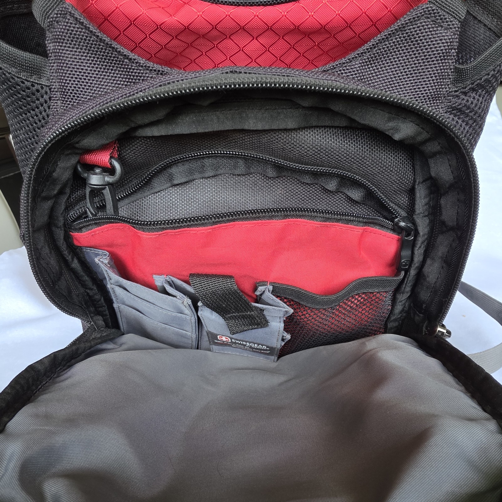 Wenger Maxxum 16 Laptop Backpack Black Red SwissGear Travel Business Computer