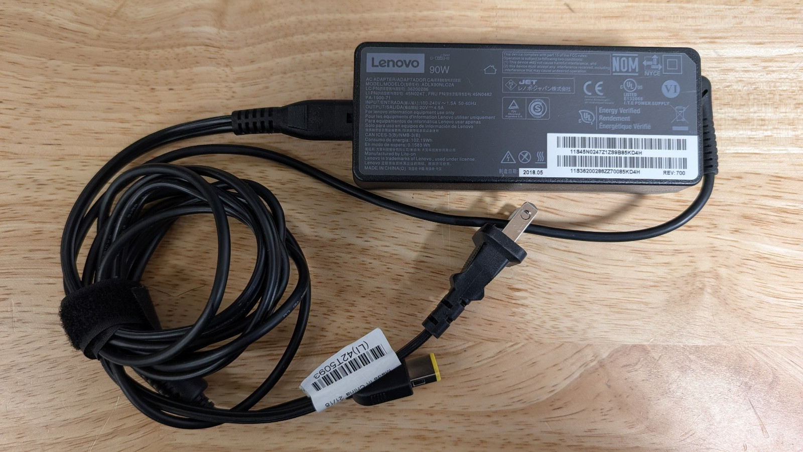 OEM Lenovo 90W AC Power Adapter Charger 20V 4.5A Model ADLX90NLC2A