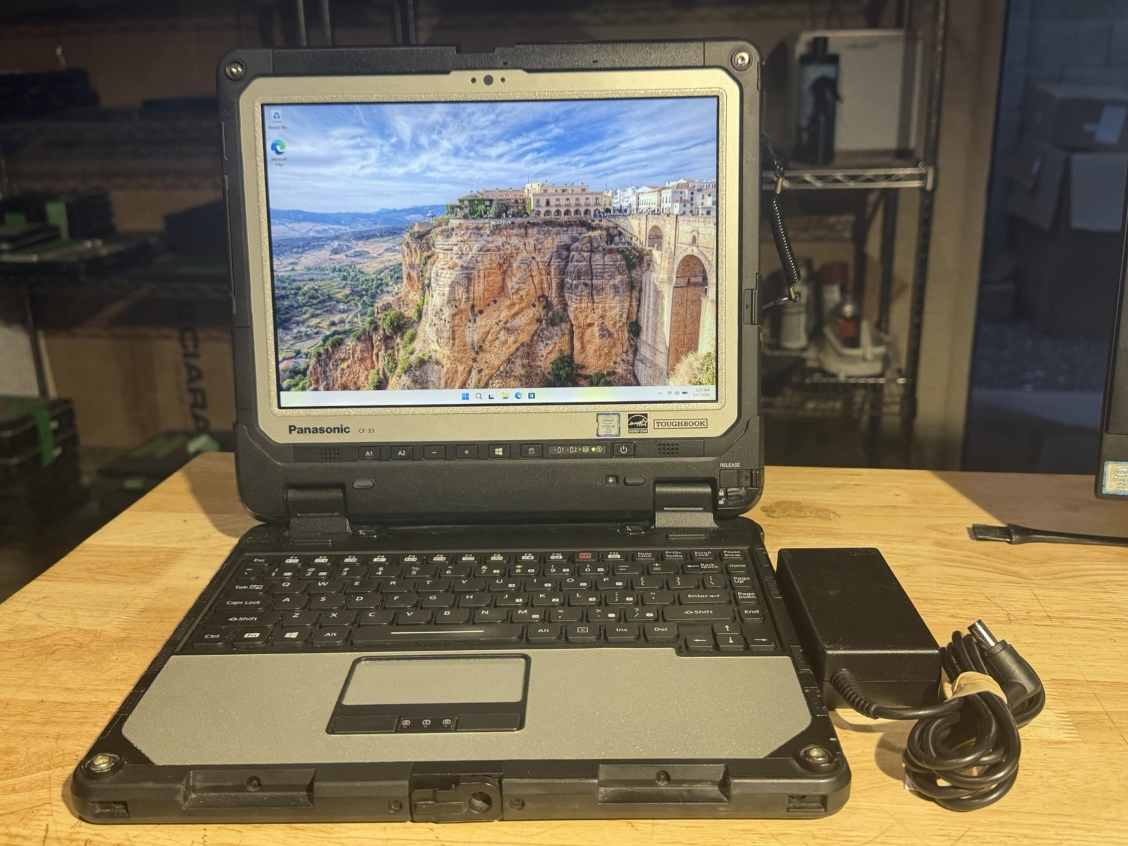 Panasonic ToughBook CF-33 i5-6300U 8GB Ram 256 SSD Win11 Pro. Touchscreen