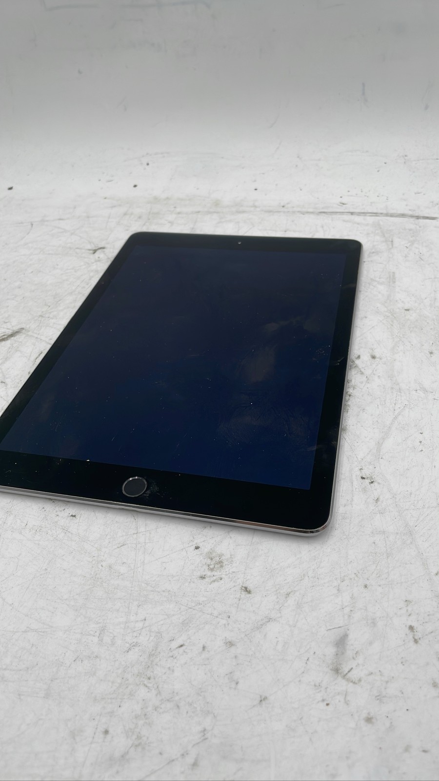 Apple iPad Air 2 A1566 9.7″ Space Gray Wi-Fi Tablet