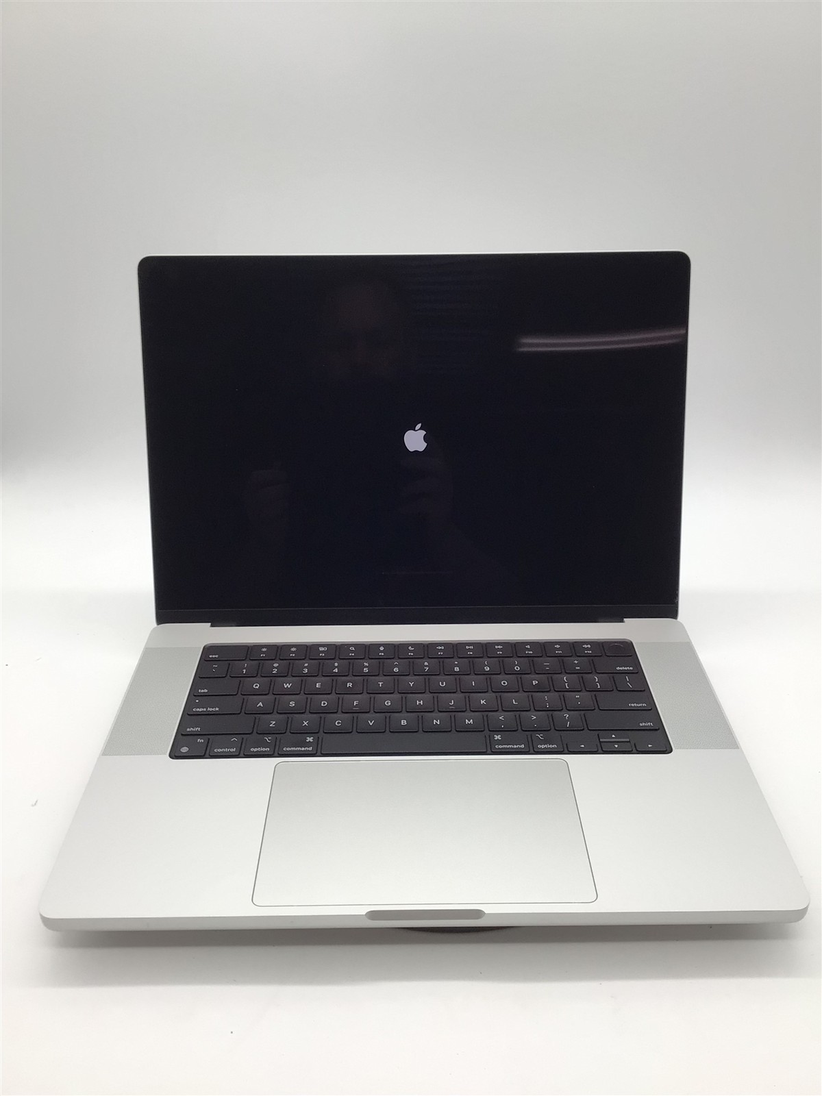 Apple MacBook Pro 16″ A2485 M1 Pro/16GB RAM/512GB SSD – MacOS Tahoe