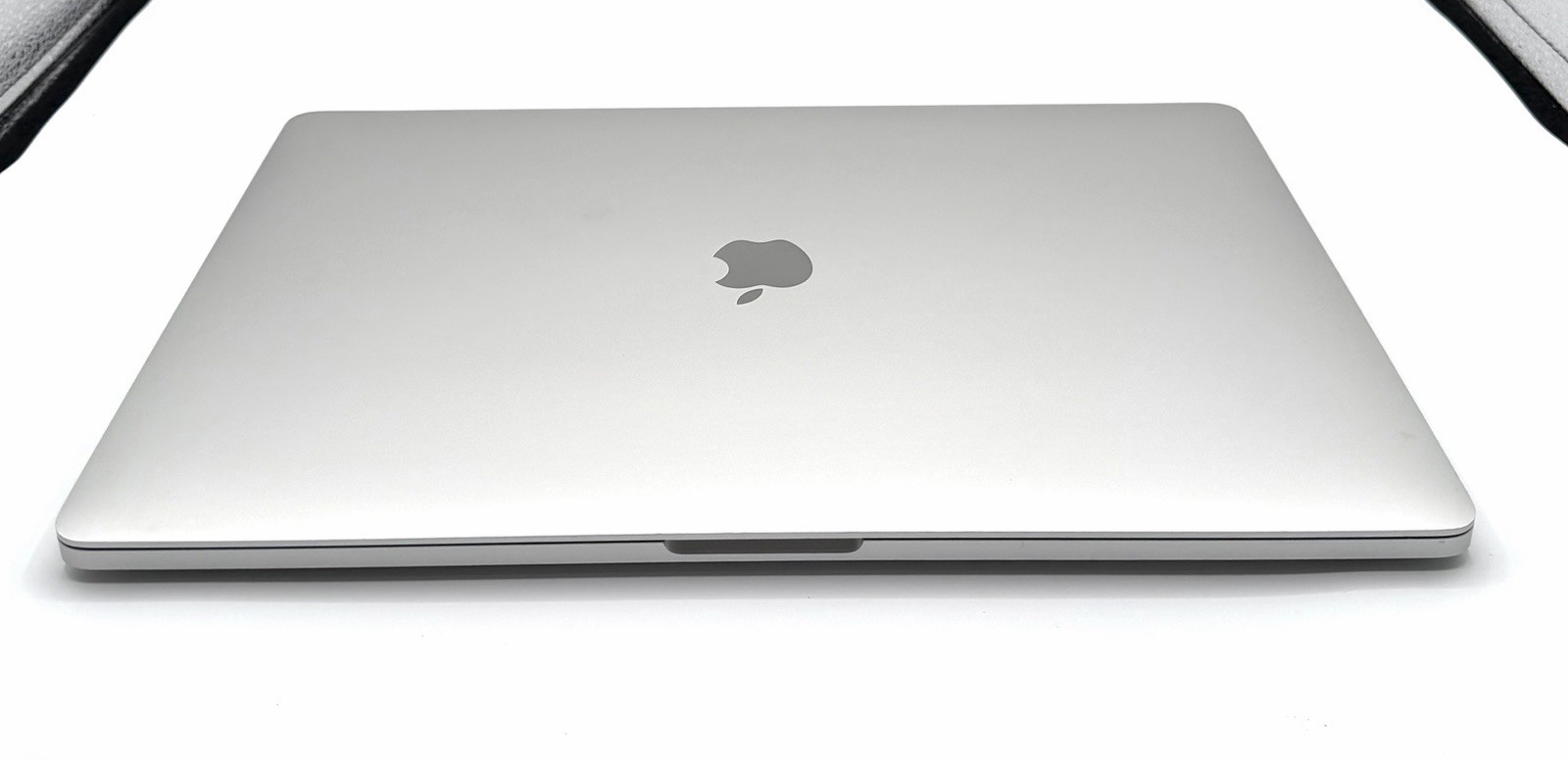 Apple MacBook Pro 16” A2141 i9-9980HK 2.40 GHz 32GB 512GB SSD Radeon pro 5500M