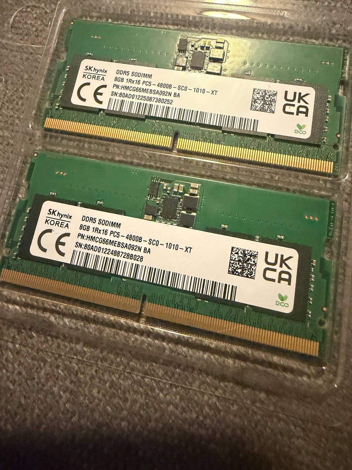 SK Hynix 16gb (2x 8GB) 1RX16 PC5-4800b ddr5 laptop ram
