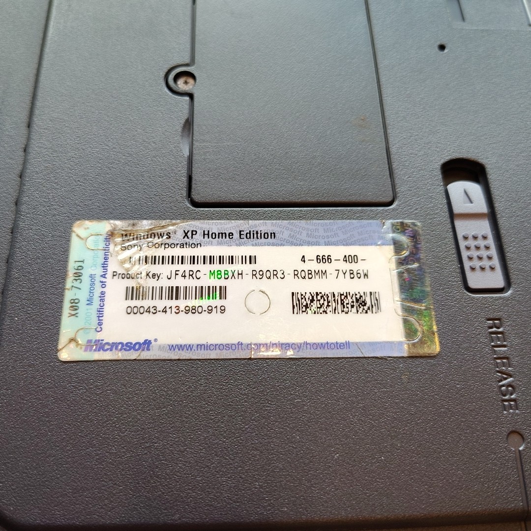 Sony VAIO Notebook Computer PCG-9E1L Laptop For Parts Or Repair