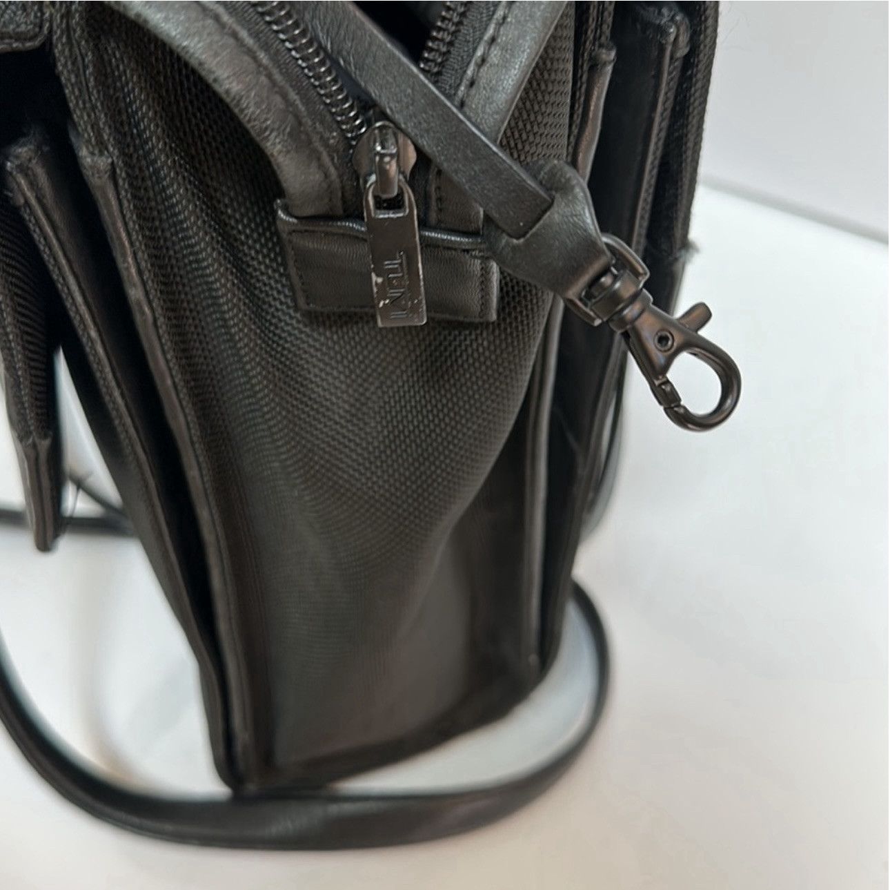 TUMI Alpha Nylon Leather Trim Work School 15″ Laptop Travel/Tote Bag #43010D3