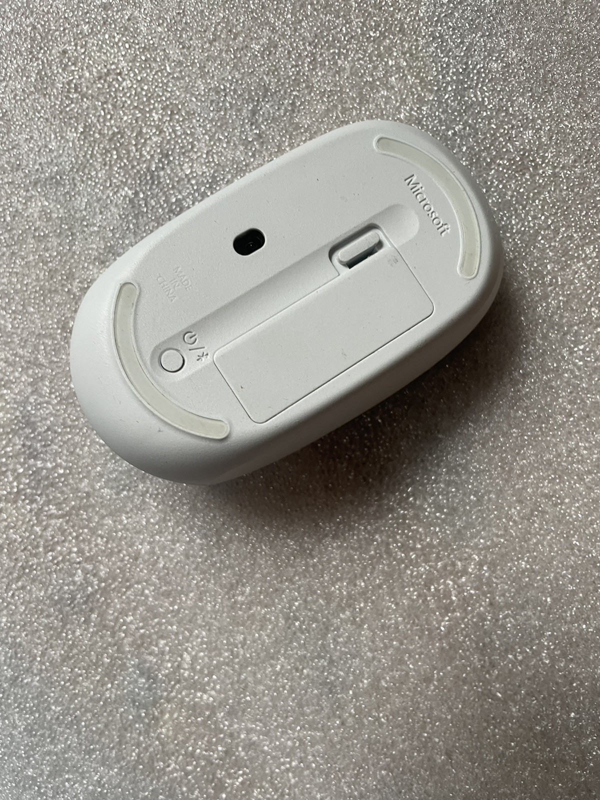 Microsoft – Wireless Bluetooth Optical Ambidextrous Mouse – Glacier White