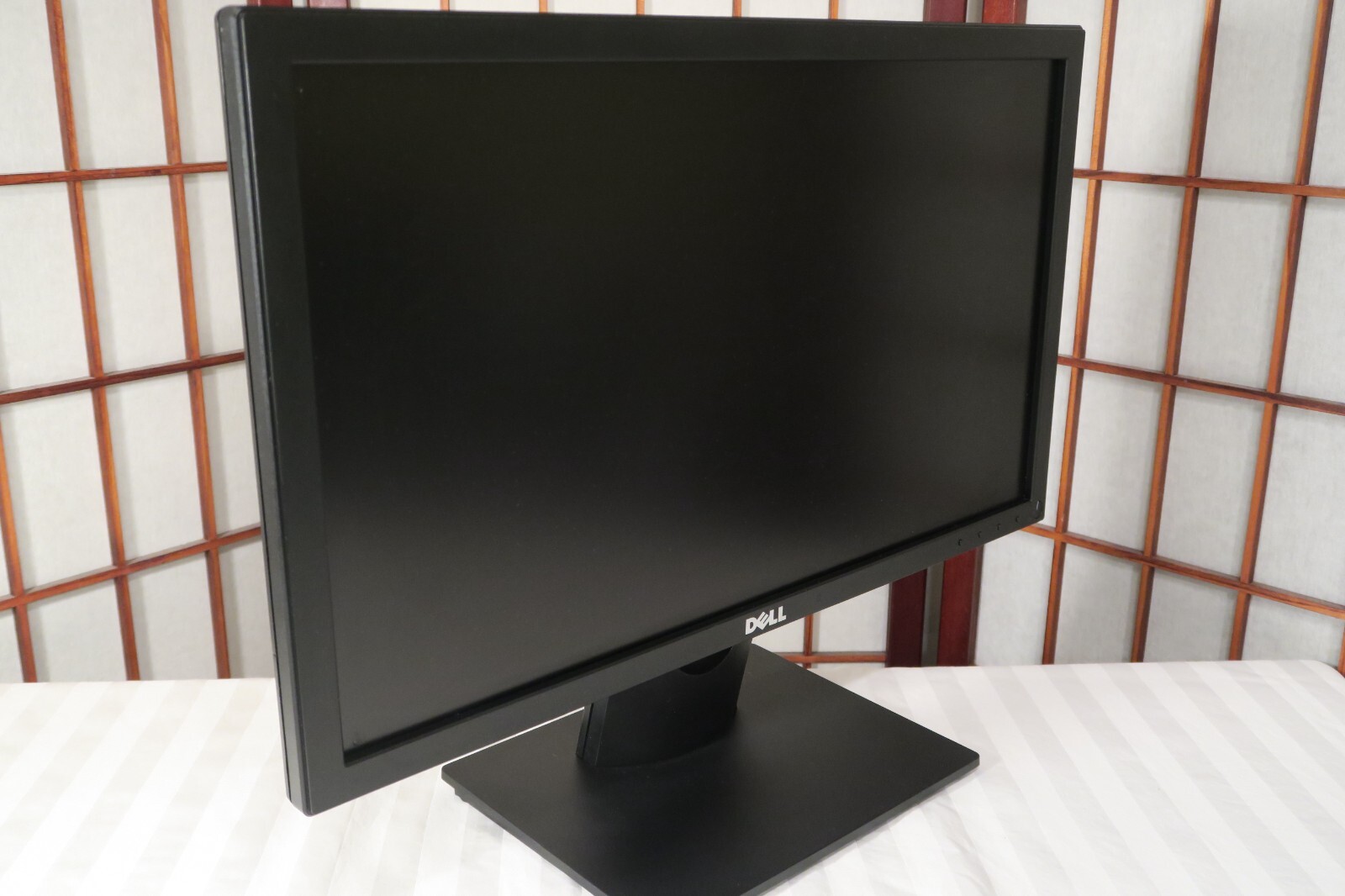 DELL E2016H 20″ 1600 x 900 LCD LED Backlit Monitor with Stand