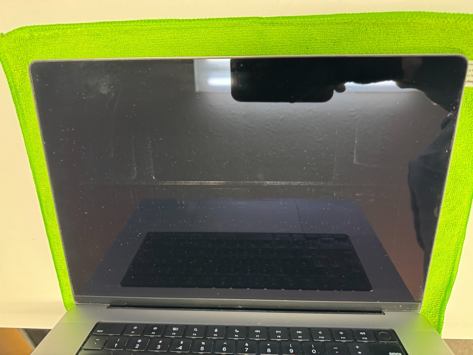 2021/22+ A2485 Apple MacBook Pro 16″ M1 Pro 16GB RAM 512GB SSD – Gray –