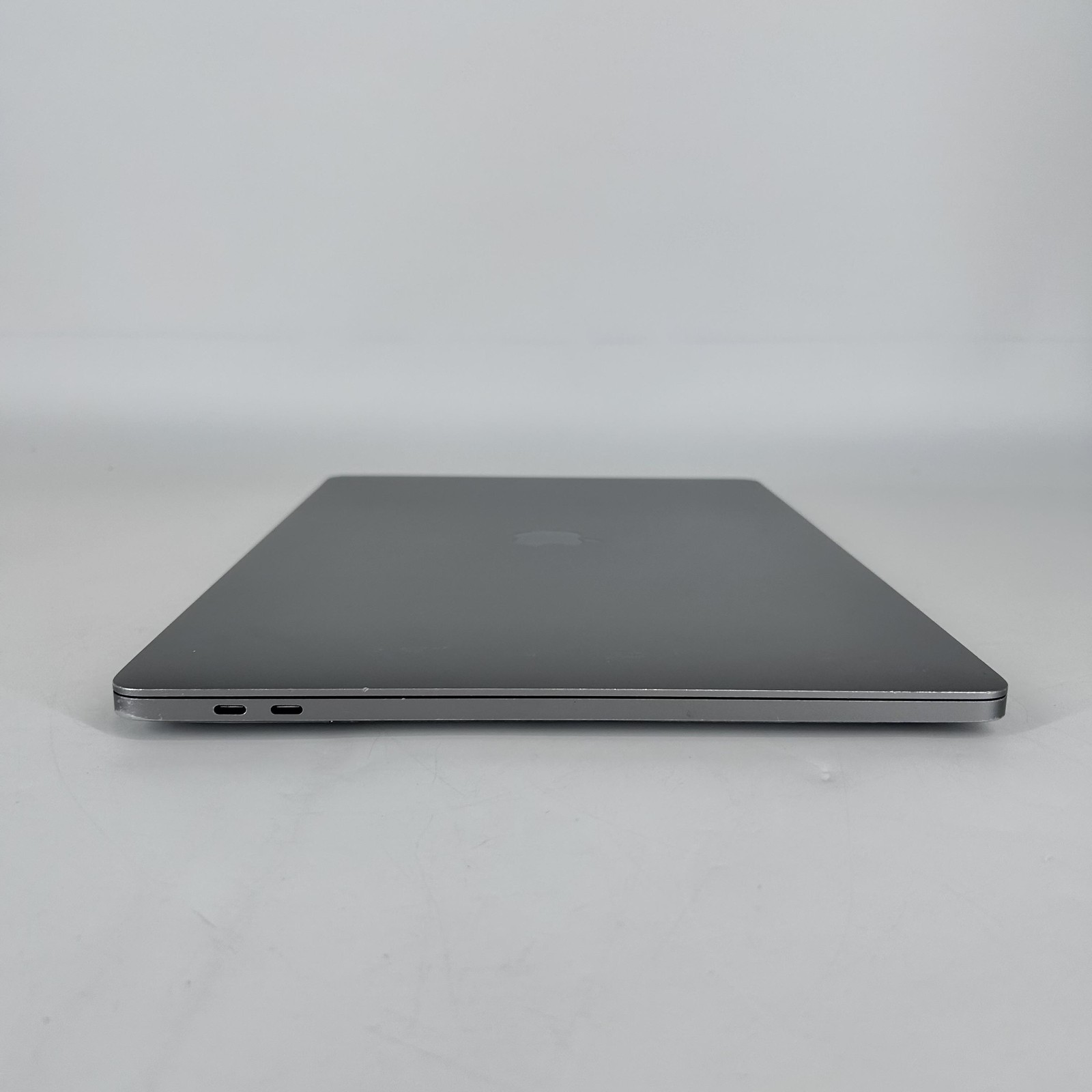 MacBook Pro 16 Touch Bar Space Gray 2019 i9 32GB 1TB SSD AMD Radeon Pro 5500M