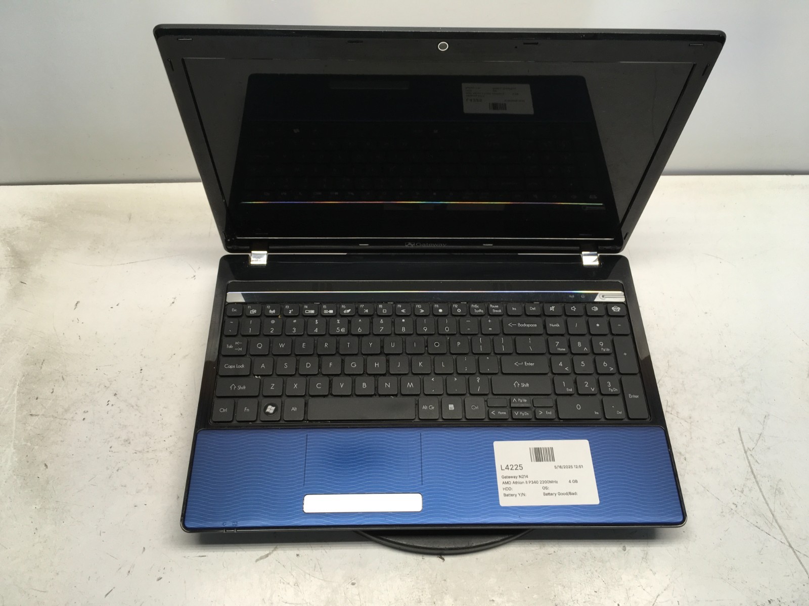 Gateway N214 AMD Athlon II P340 2200MHz 4 GB NO HDD/Battery