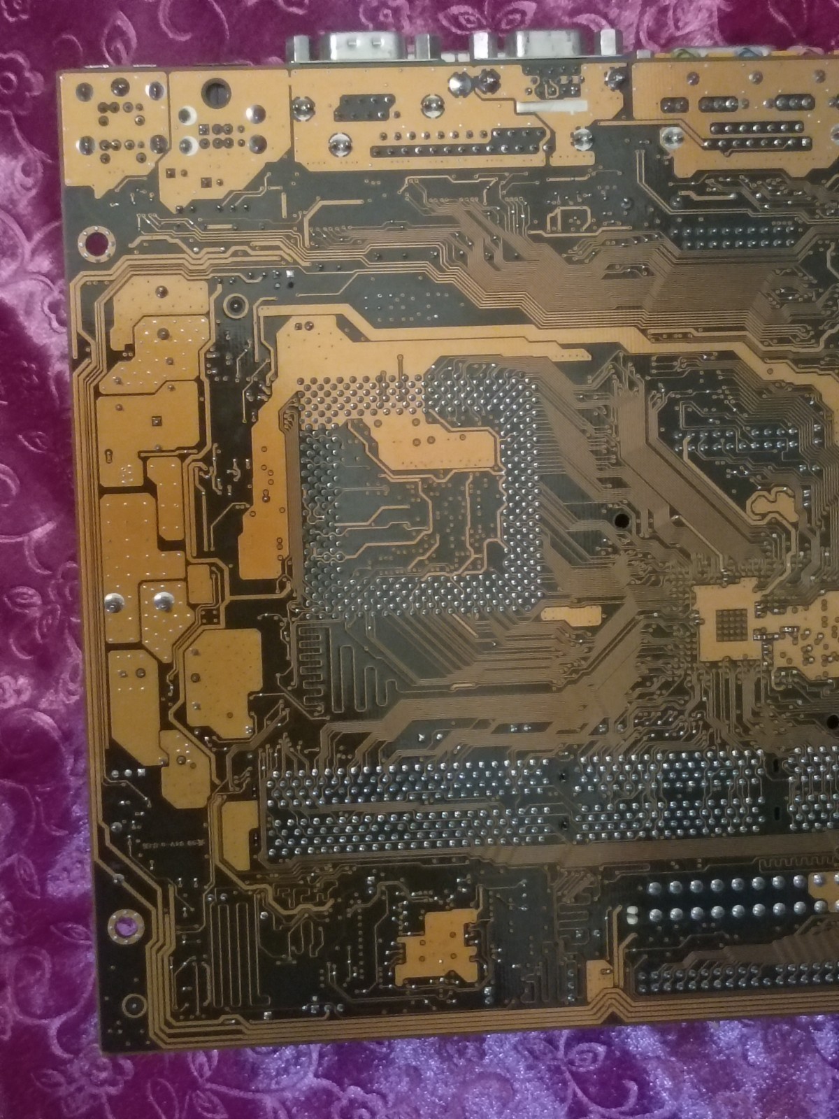 Intel TUW-AM ATX Socket 370 Motherboard SDR SDRAM PCI ISA On-Board Audio