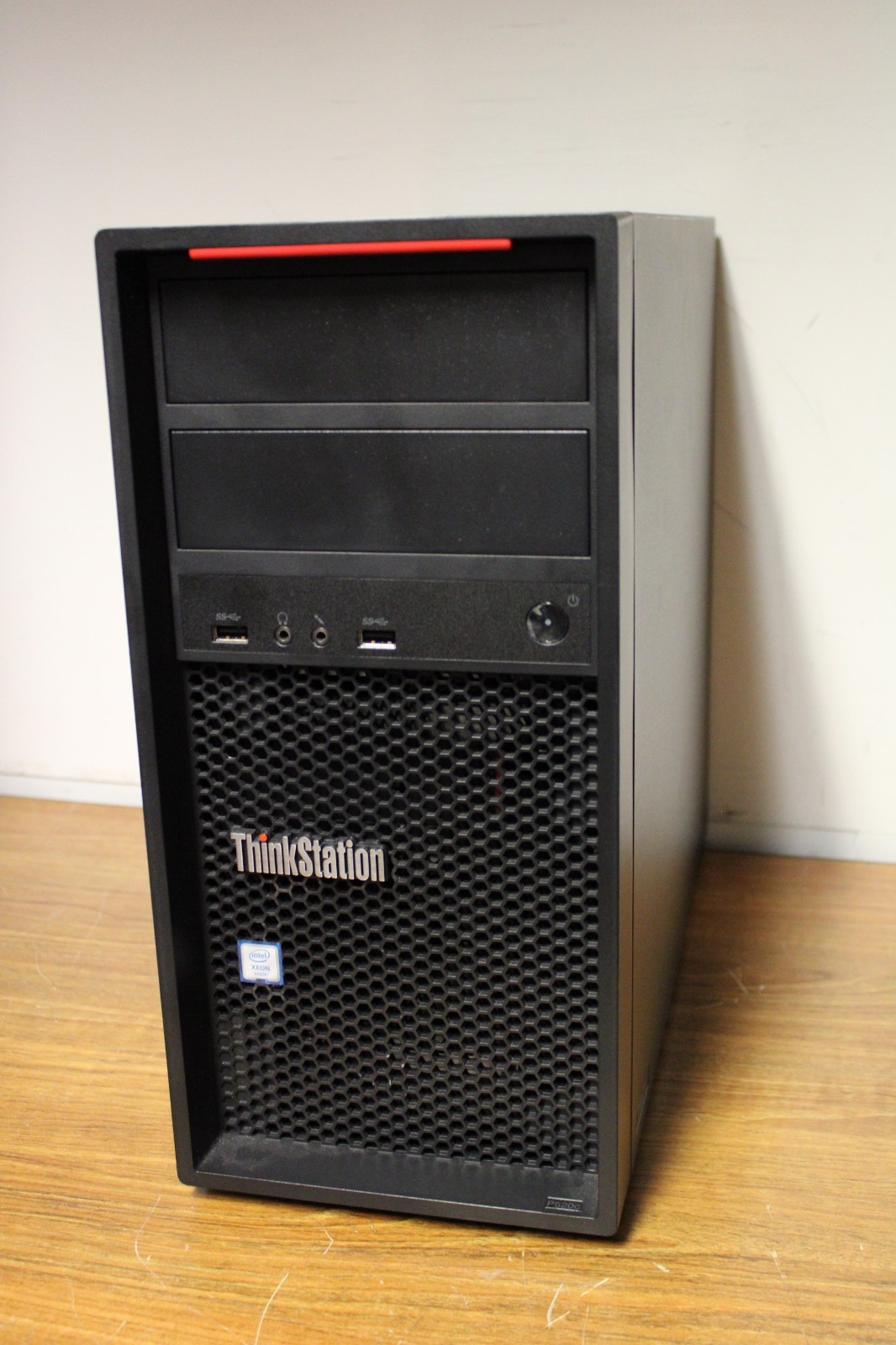 Lenovo ThinkStation P520c W-2245 8-Core 4.70Ghz 8Gb 256Gb Nvme P600 Win 11 HQ