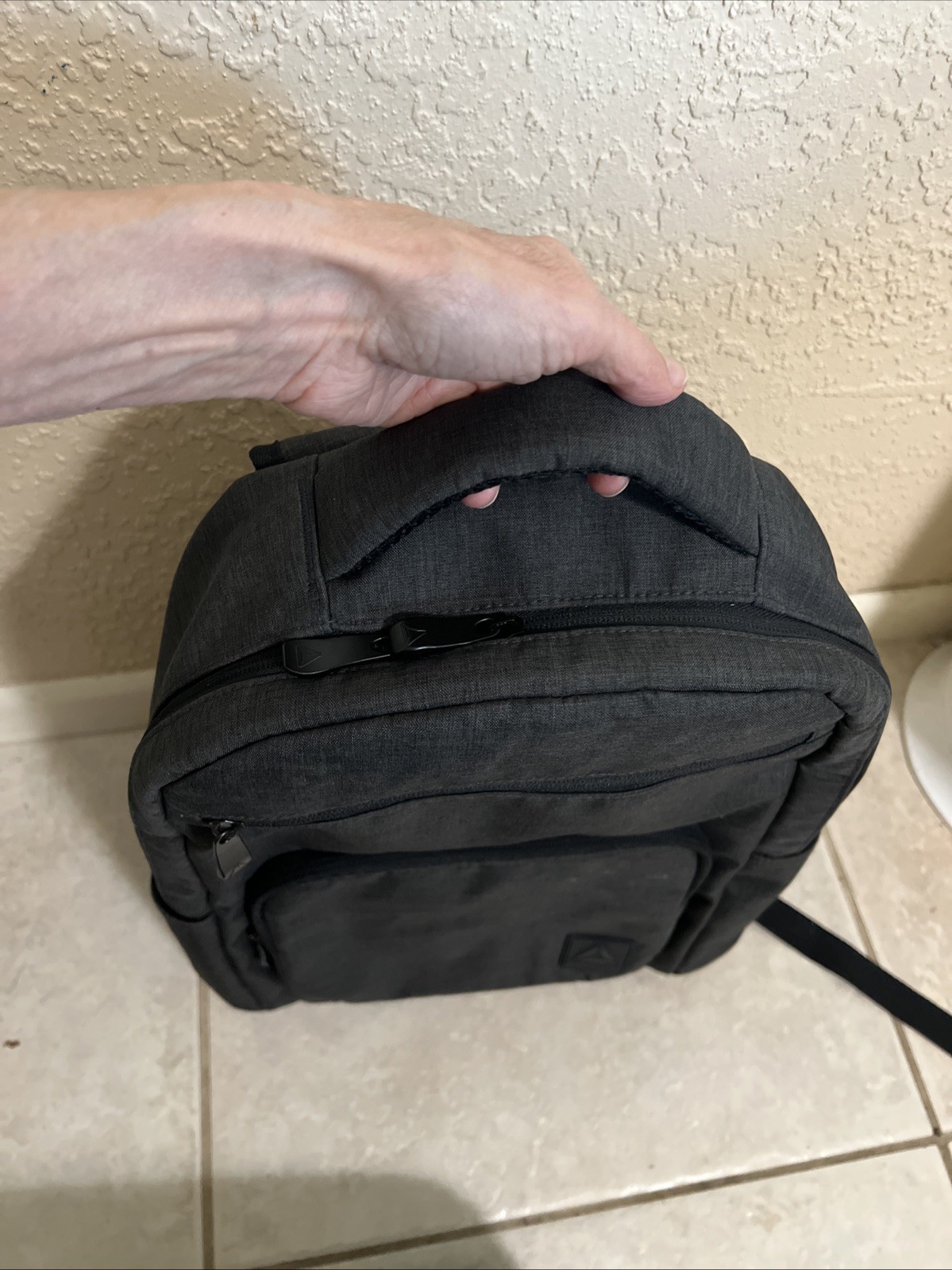 16″ Reebok Backpack Dark Gray One Size Laptop Sleeve Multiple Compartments NWOT