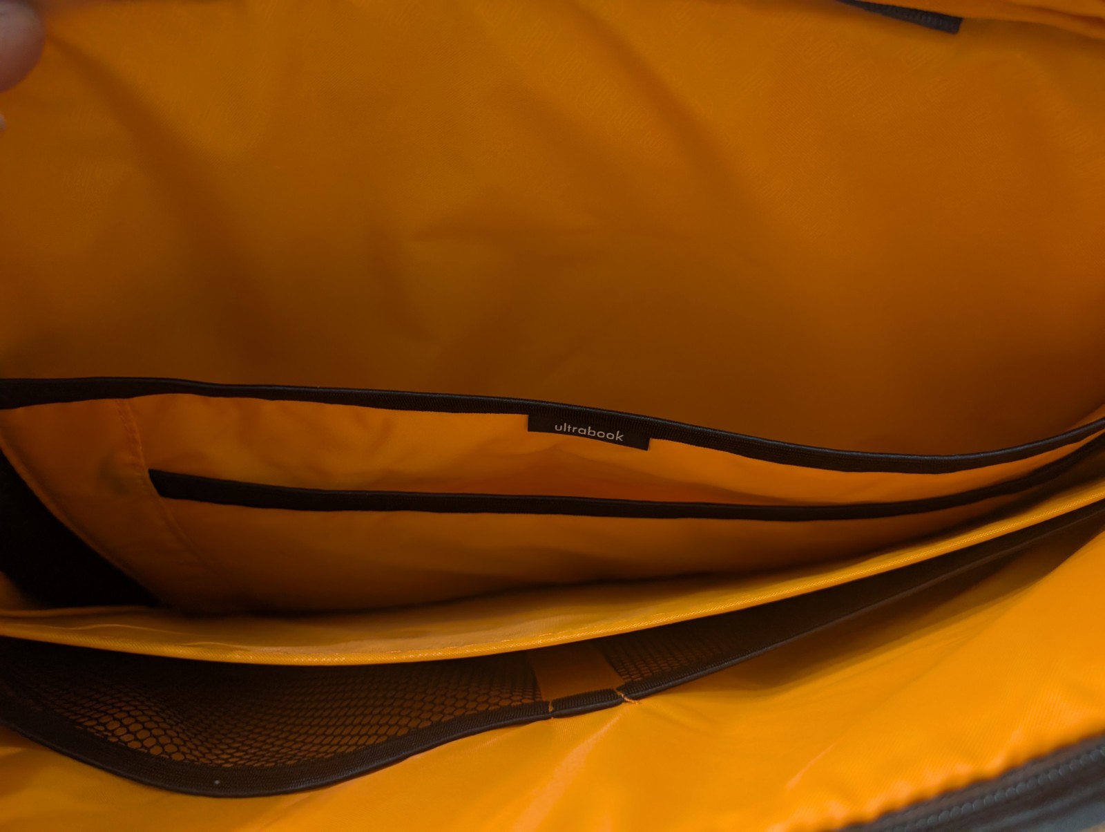 Solo Laptop Briefcase Black Orange Messenger Bag Travel Work Case