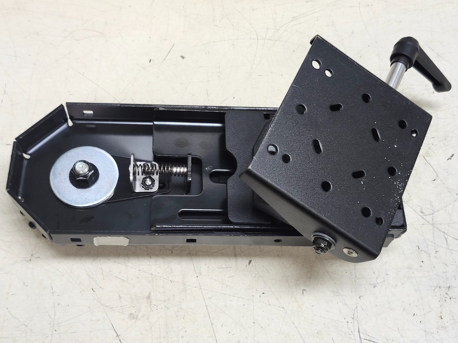 Havis 11″ Slide Out Locking Swing Arm W/ Motion Device Adapter P/N: C-MD-119