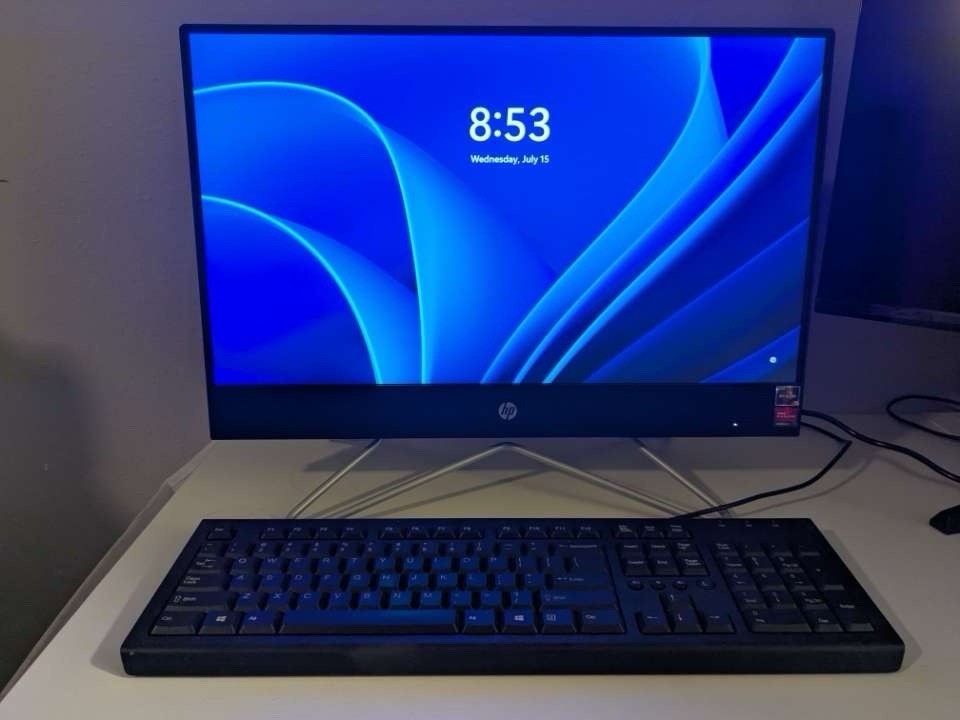 HP 22-df0023w 21.5 inch (1TB, AMD Ryzen 3, 2.60GHz, 8GB) All-In-One Computer