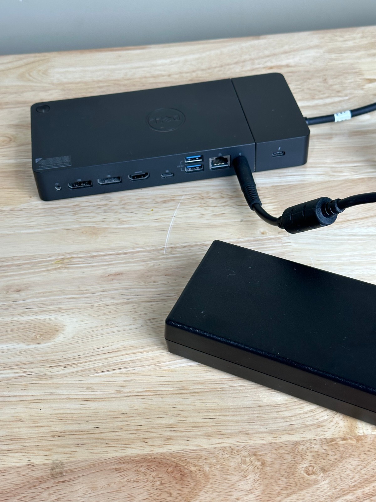 USED Dell WD19TB Thunderbolt Docking Station Dock Include 180W AC Power Adapter